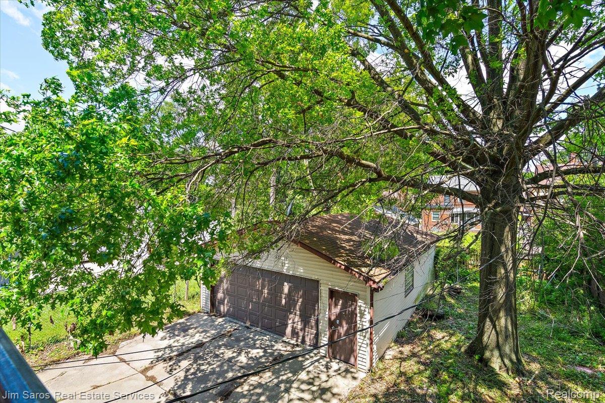 9417 E Outer Drive Property Photo 23