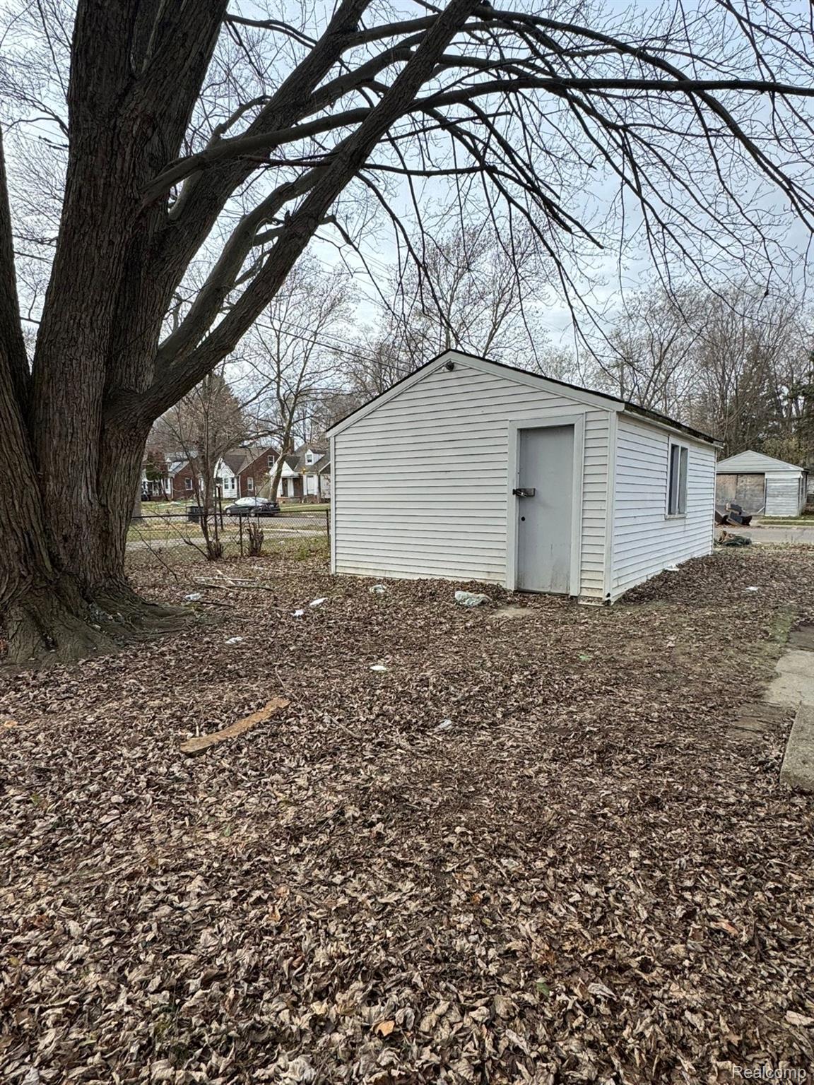 19706 Moross Road Property Photo 2