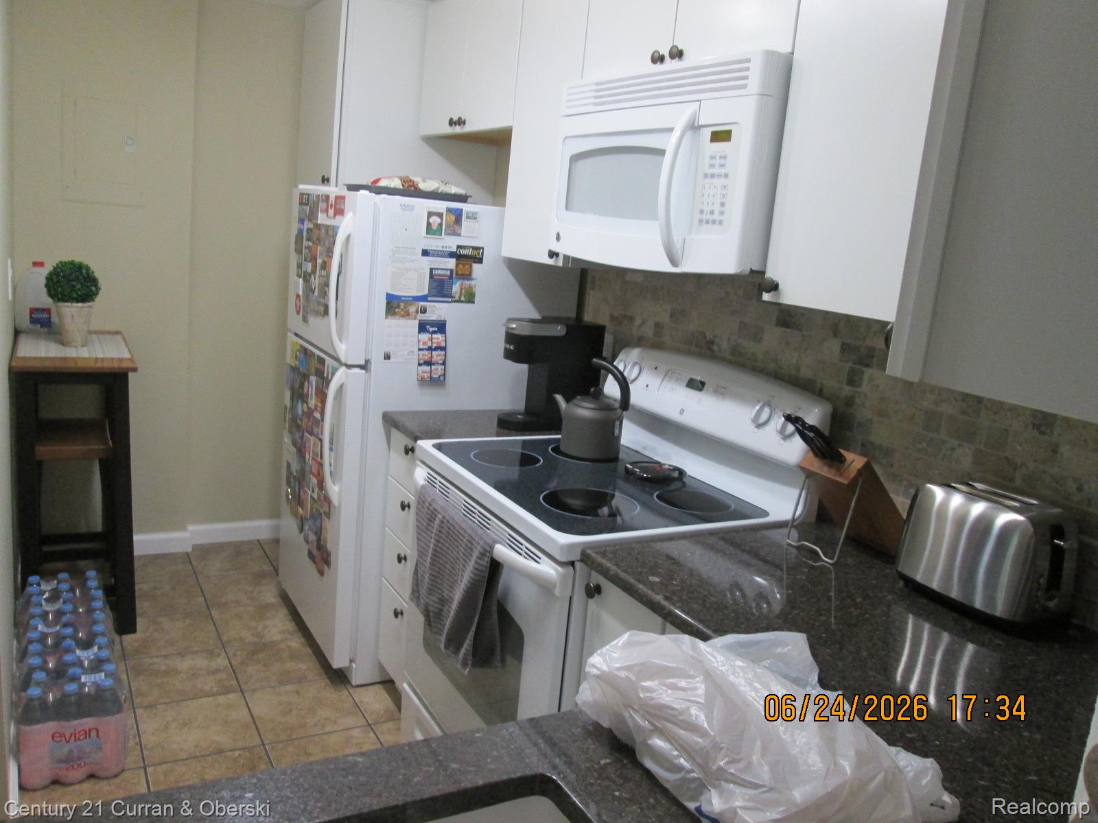 21800 Morley Avenue 403 Property Photo 8