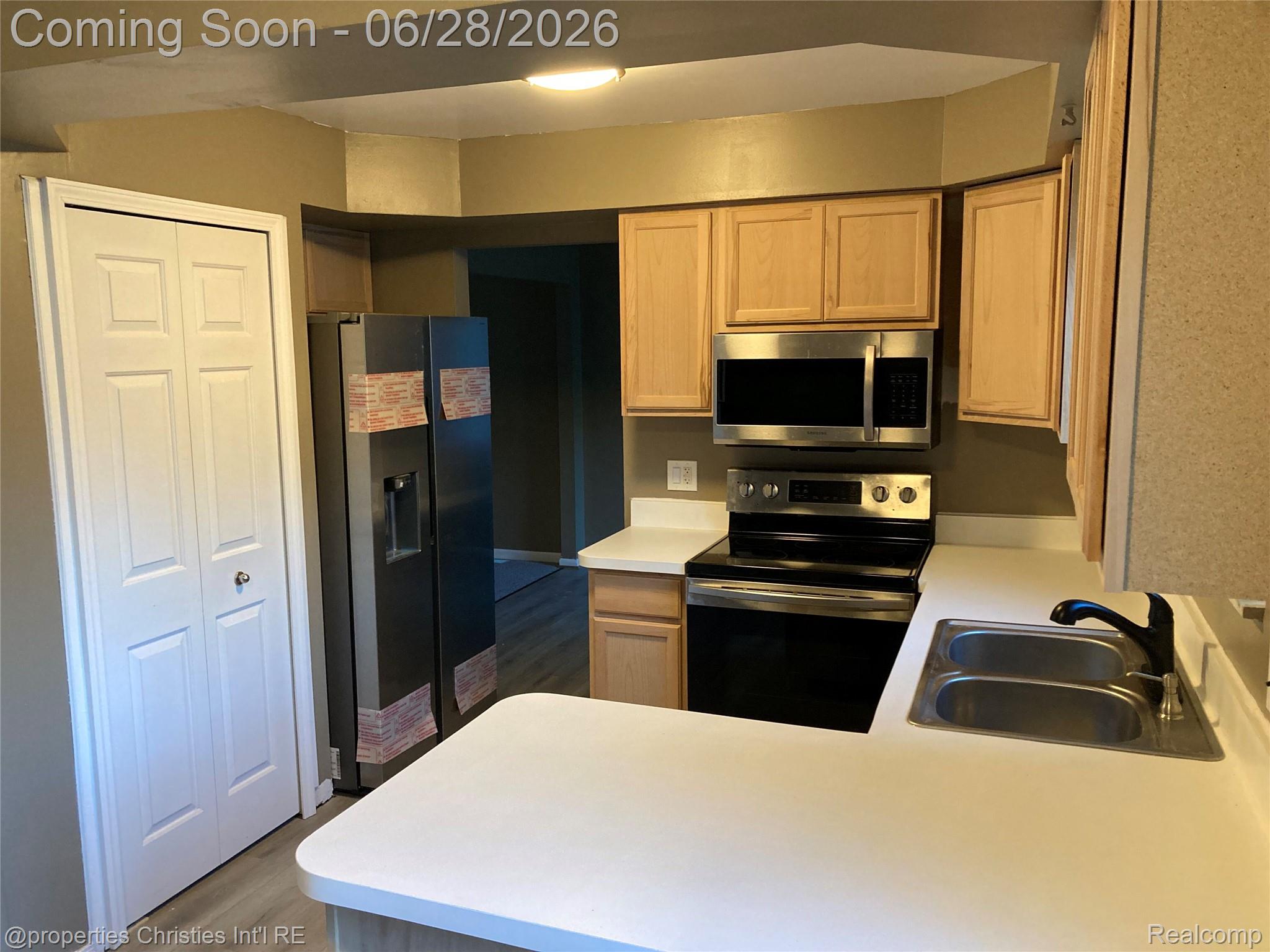 261 Charterhouse Drive Property Photo 3