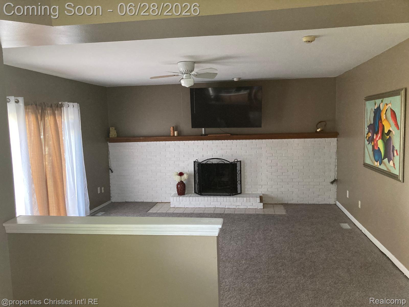 261 Charterhouse Drive Property Photo 4