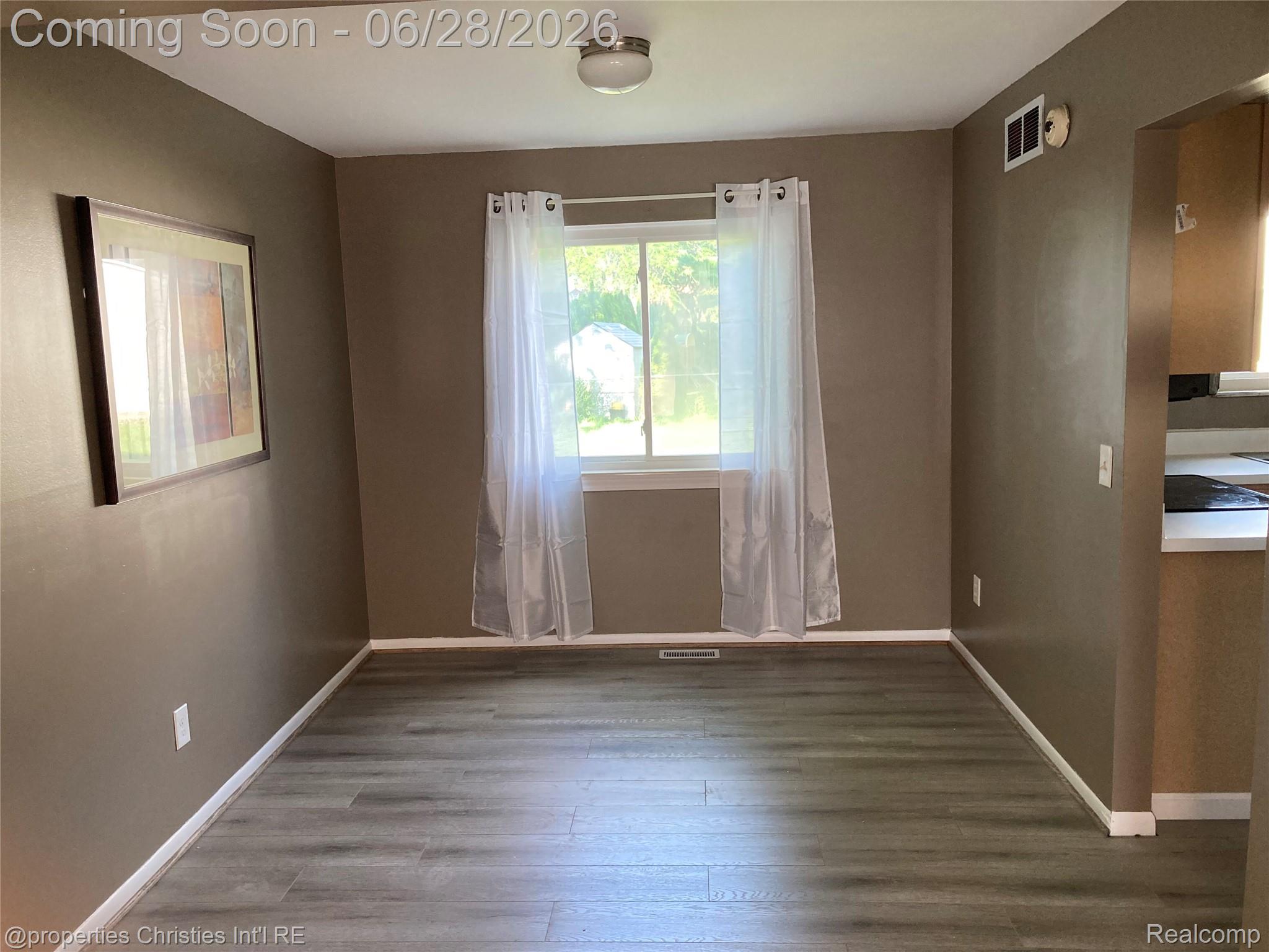 261 Charterhouse Drive Property Photo 6