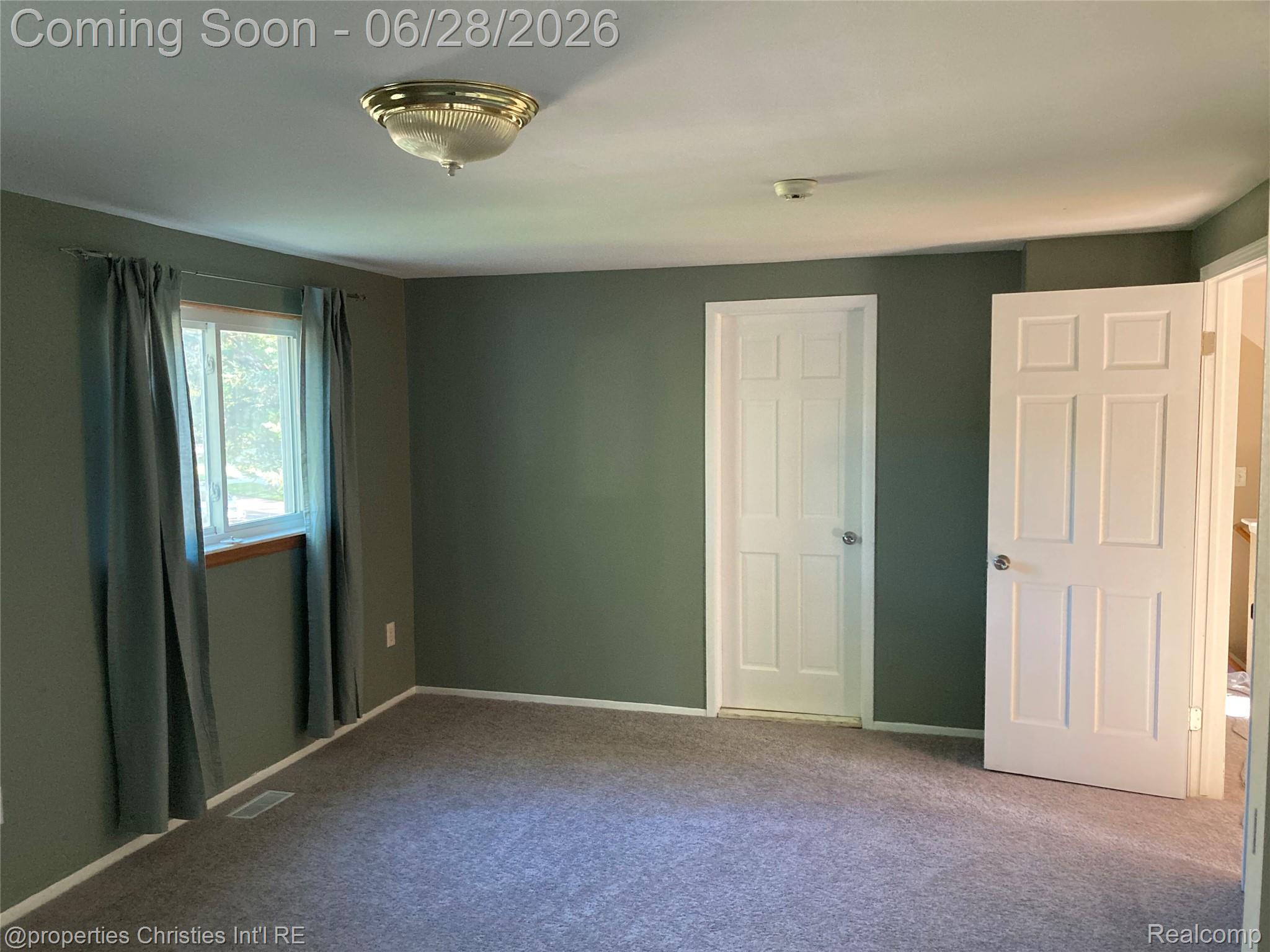 261 Charterhouse Drive Property Photo 8