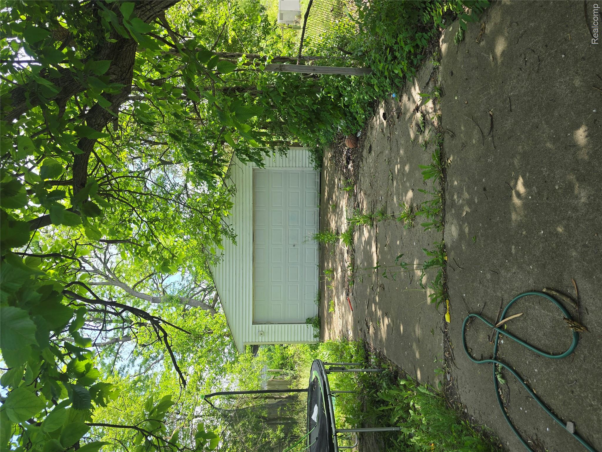 8210 Warwick Street Property Photo 2