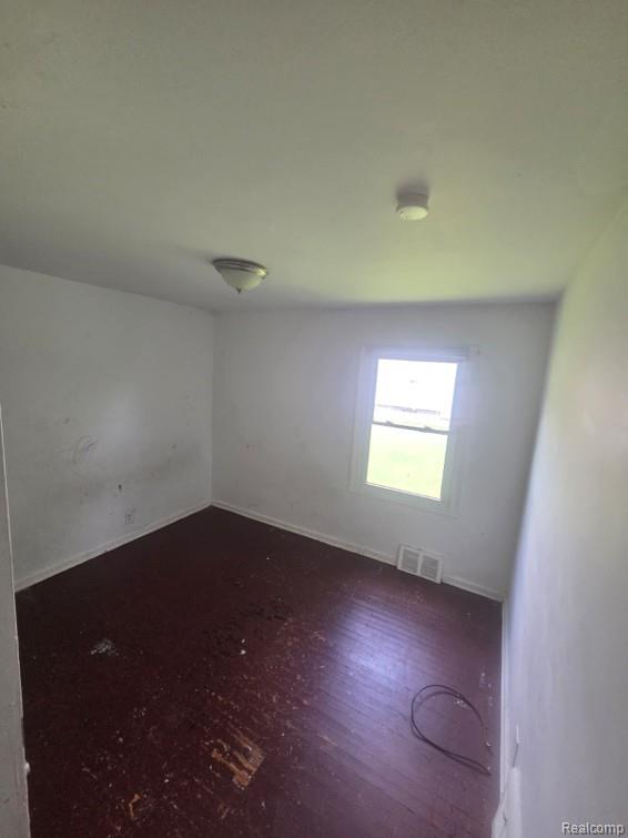 8210 Warwick Street Property Photo 5