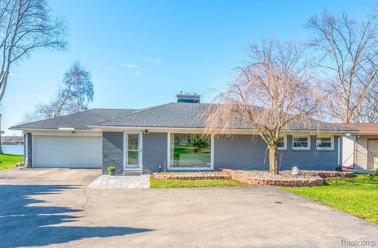 47969 Merle Court Property Photo 1