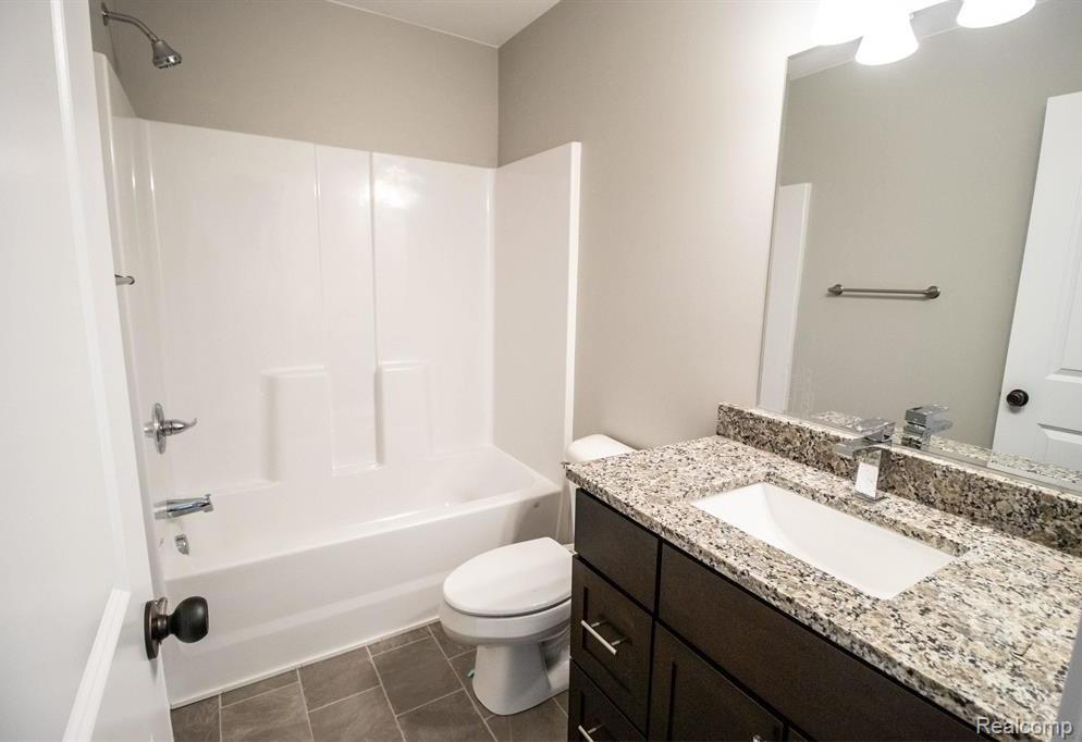 11449 Hidden Oaks Drive Property Photo 5