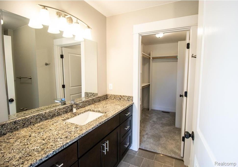 11449 Hidden Oaks Drive Property Photo 6