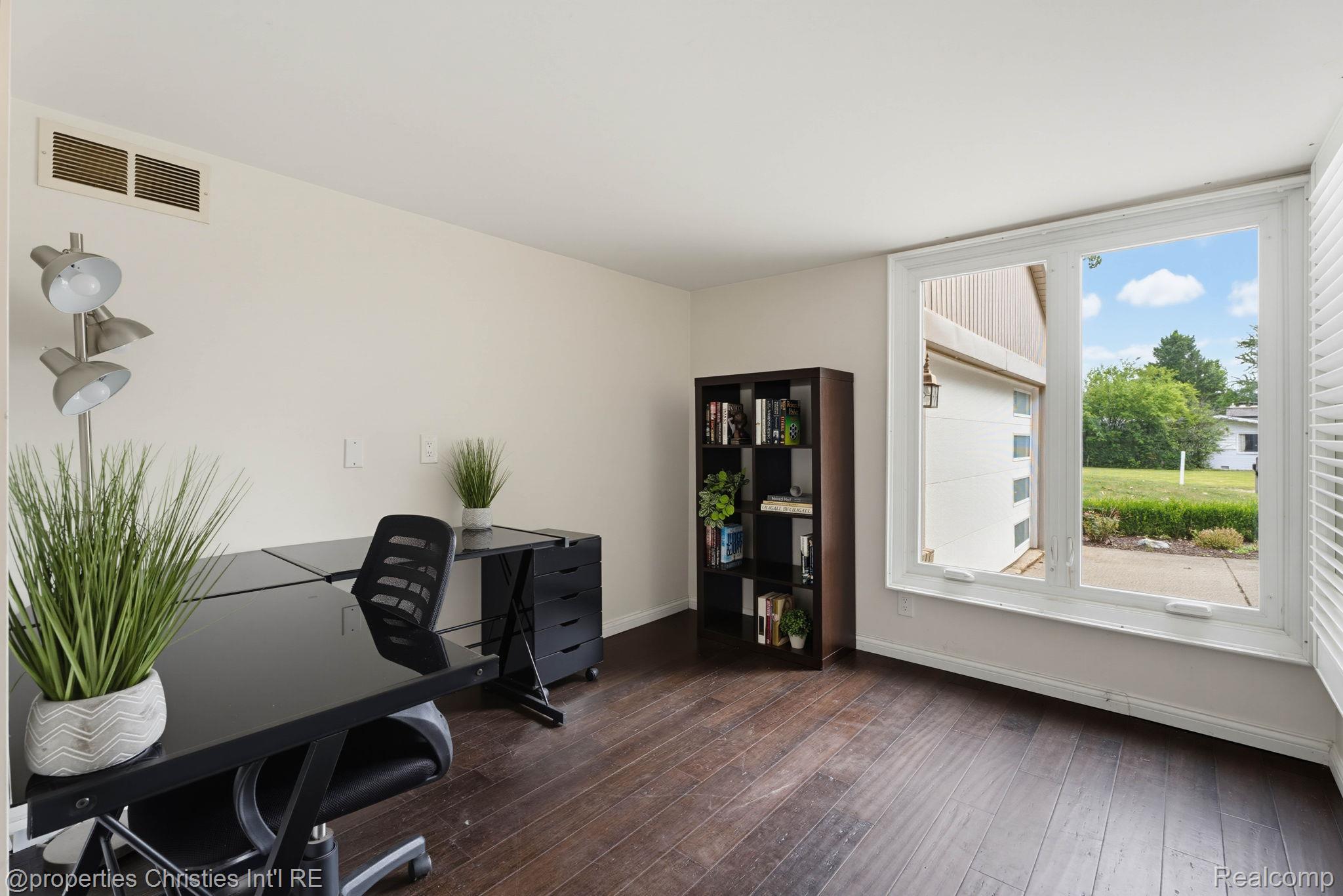 2766 Acorn Road Property Photo 5