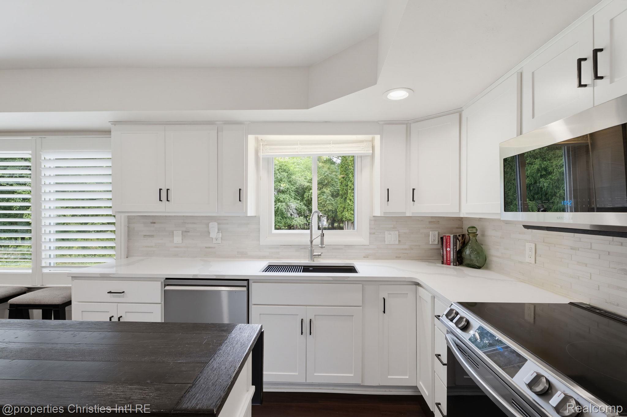 2766 Acorn Road Property Photo 10