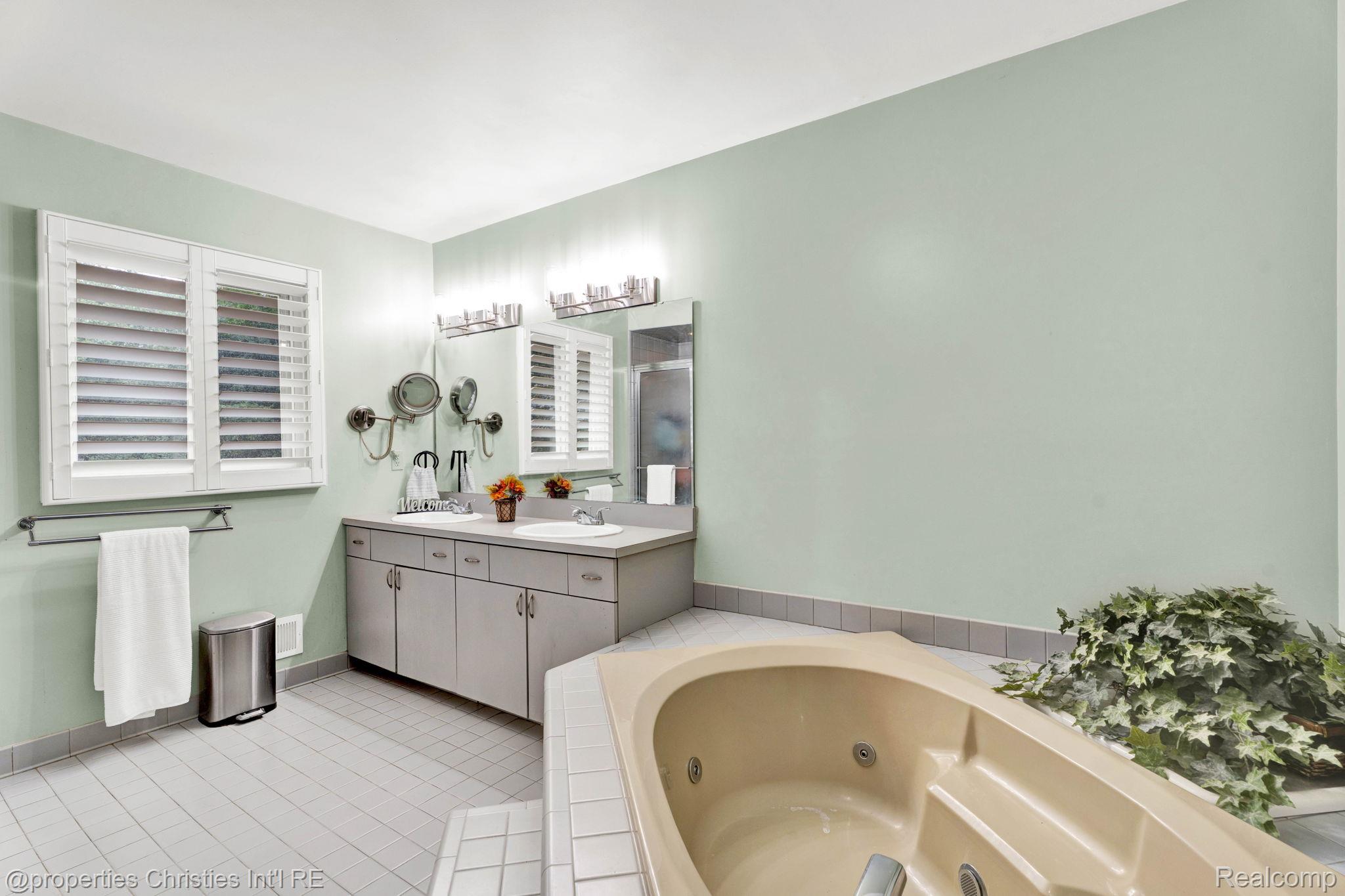 2766 Acorn Road Property Photo 26