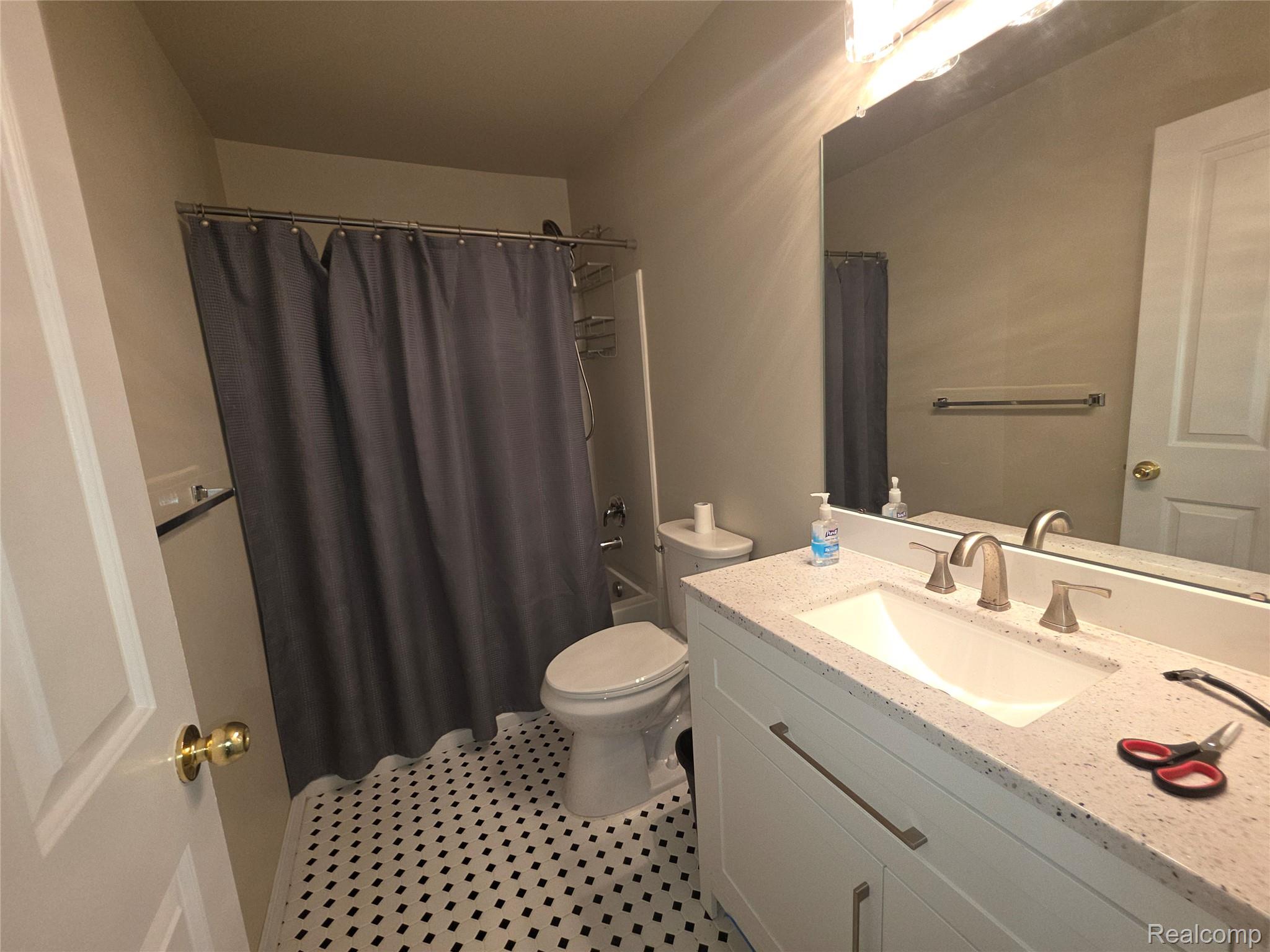 4065 Radcliff Drive Property Photo 15