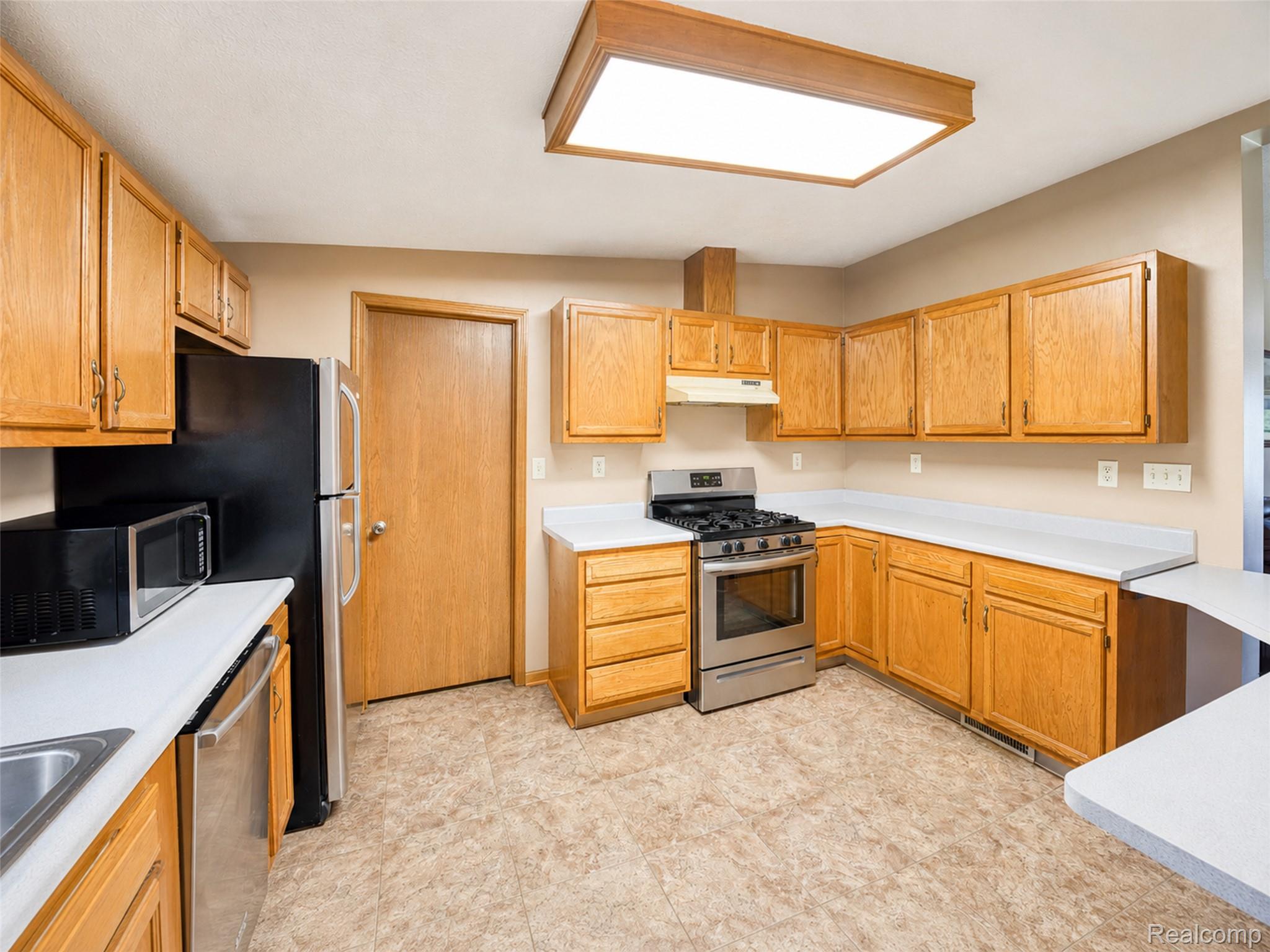 13129 Evelyn Court Property Photo 3