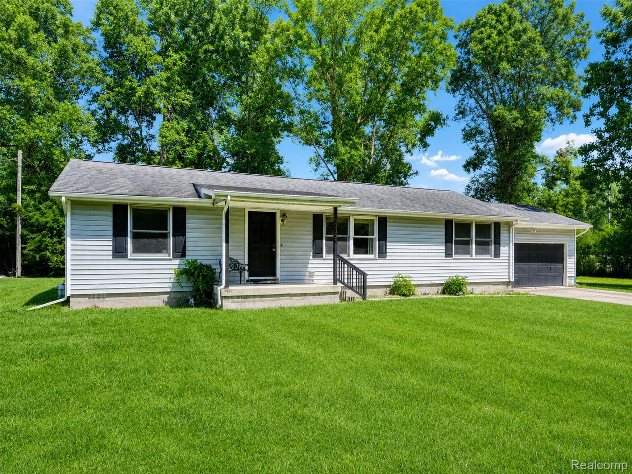 13129 Evelyn Court Property Photo 6