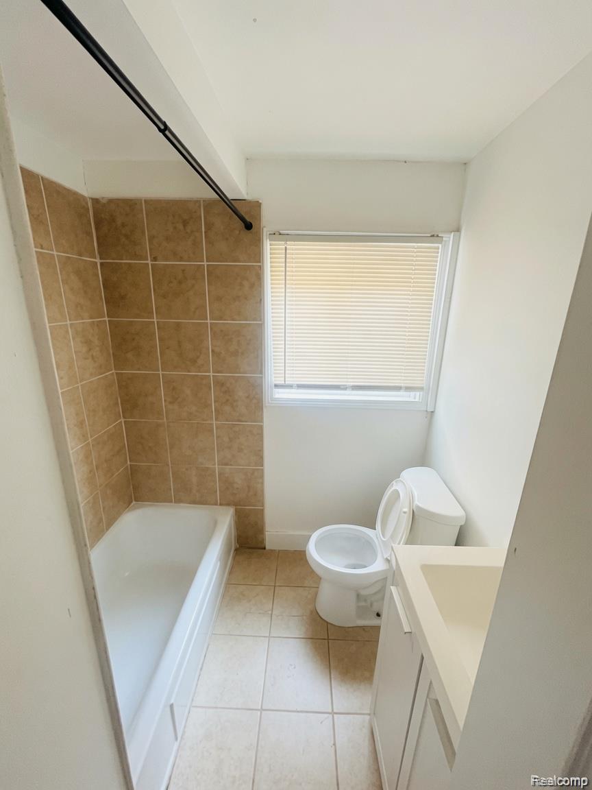 18043 Syracuse Street Property Photo 10