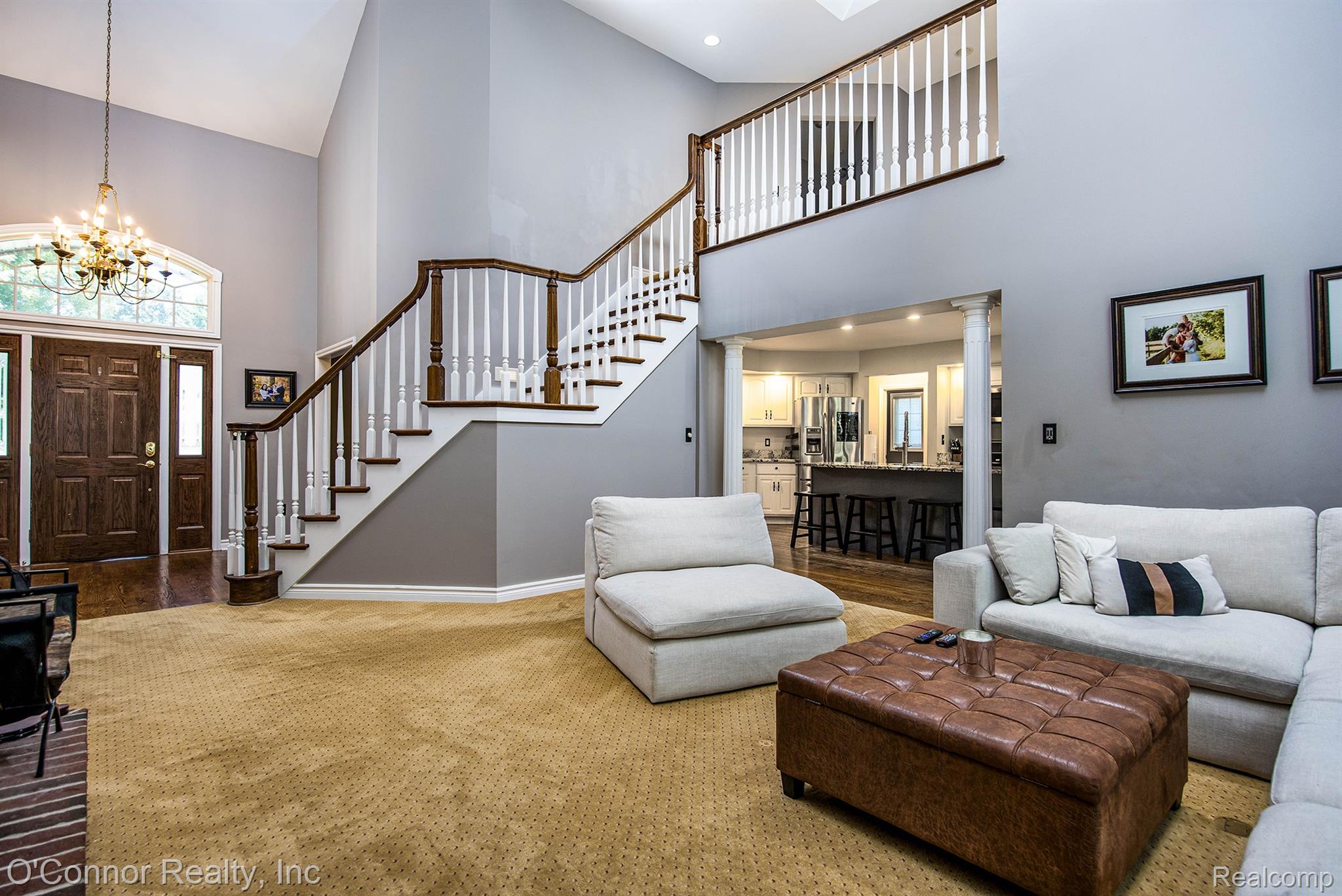 3239 Turnberry Property Photo 4