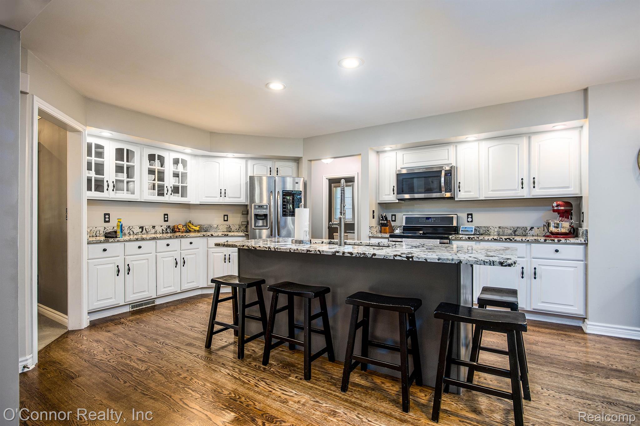 3239 Turnberry Property Photo 9