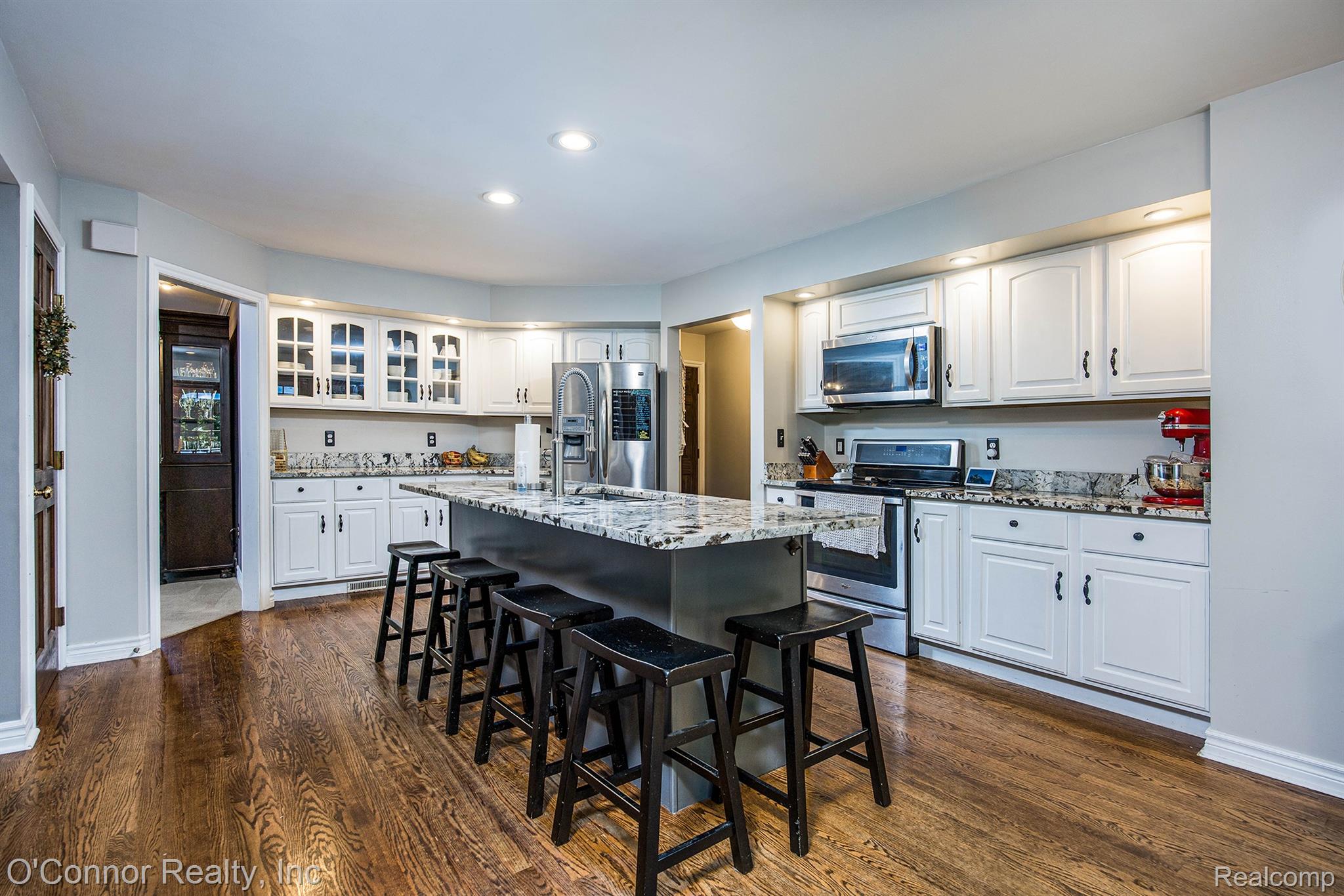 3239 Turnberry Property Photo 10