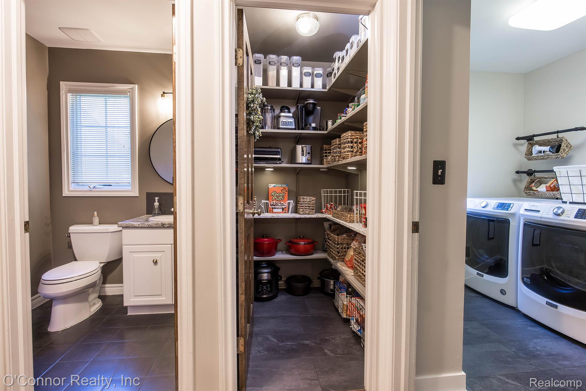 3239 Turnberry Property Photo 12