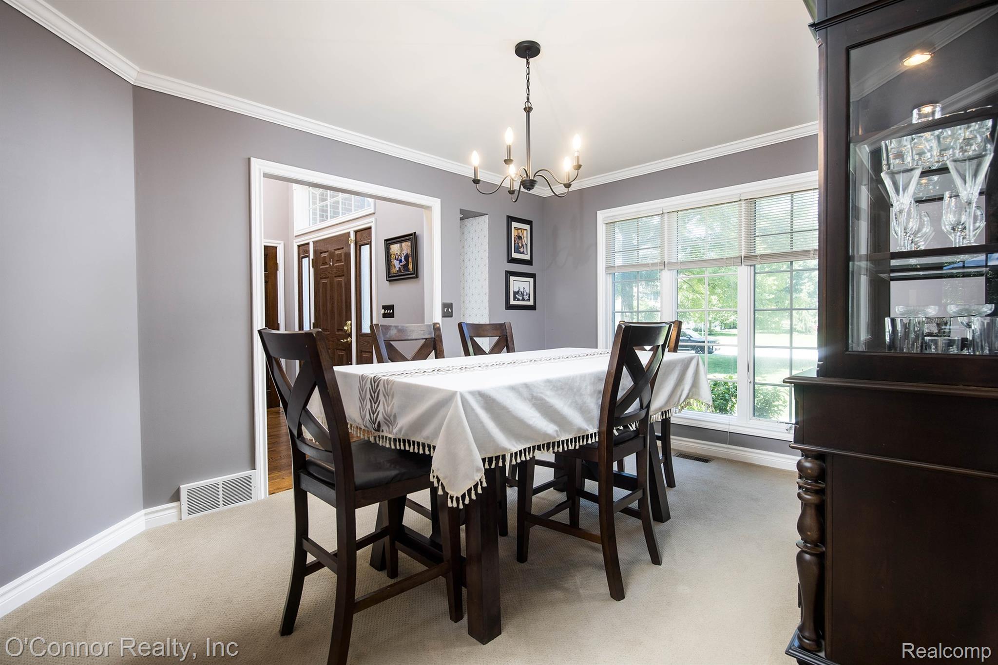 3239 Turnberry Property Photo 17