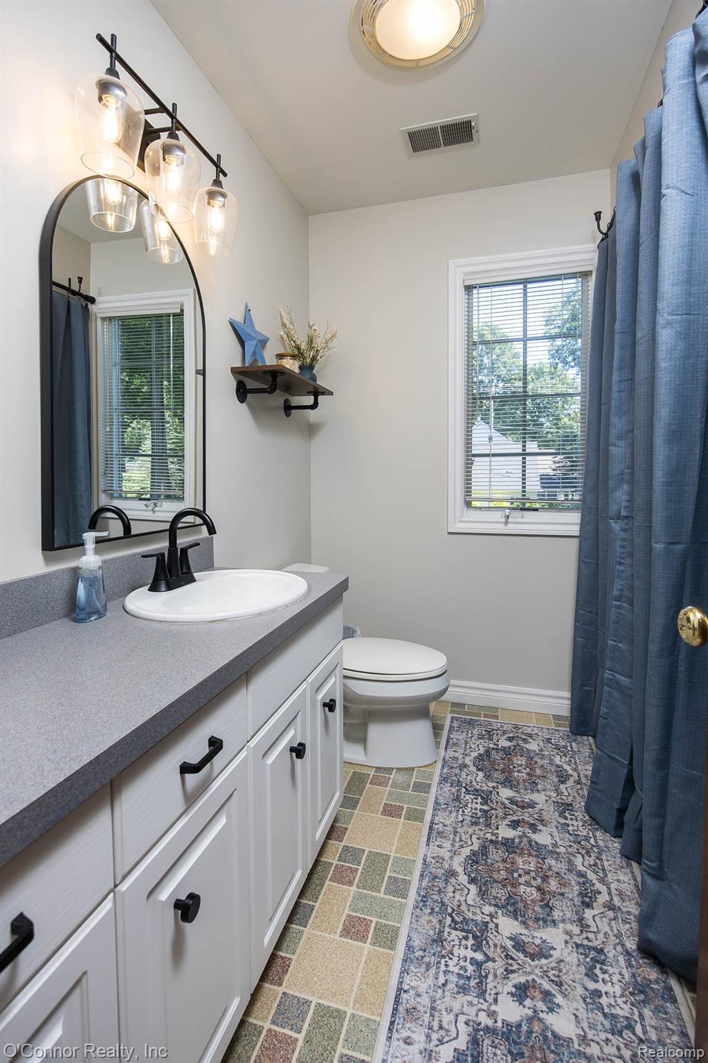 3239 Turnberry Property Photo 27