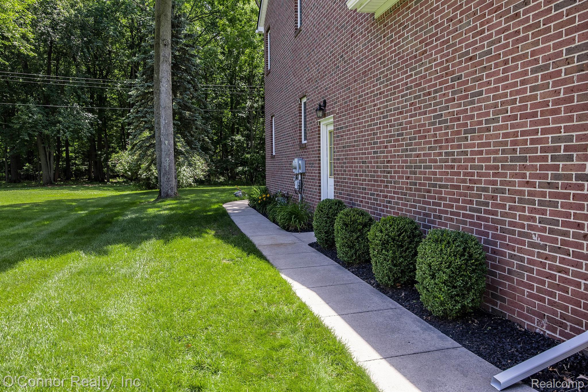 3239 Turnberry Property Photo 40
