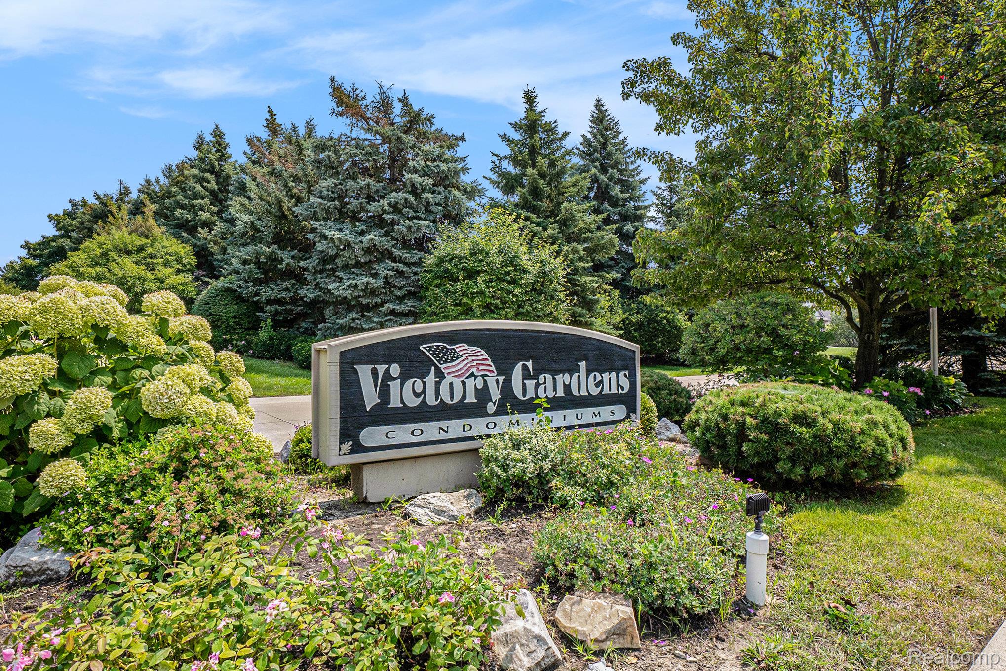 5477 Victory Circle Property Photo 2