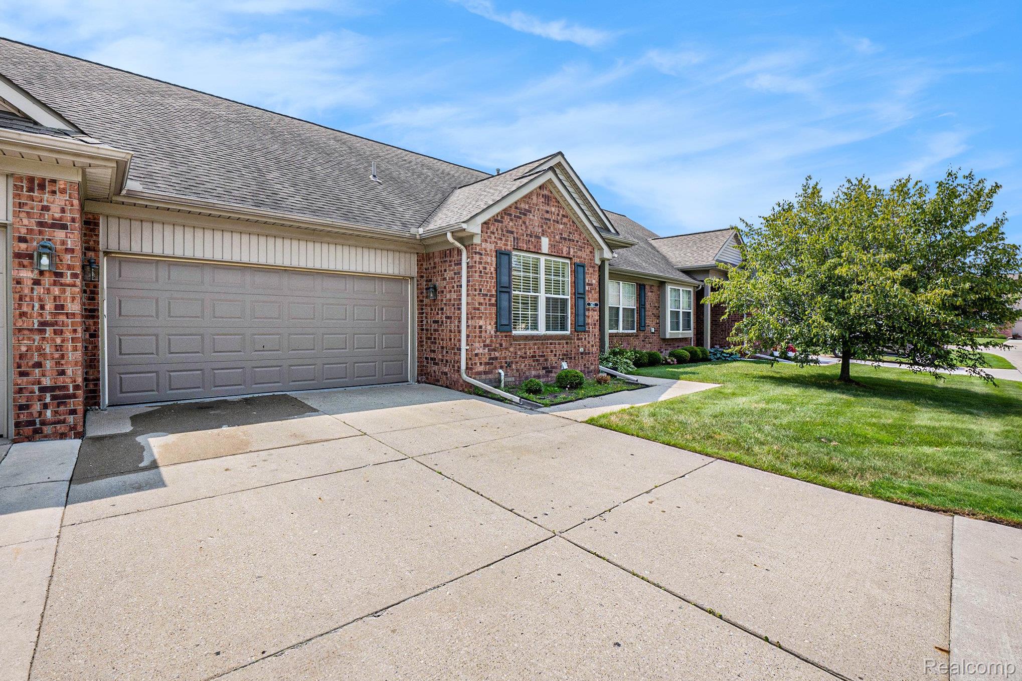 5477 Victory Circle Property Photo 4