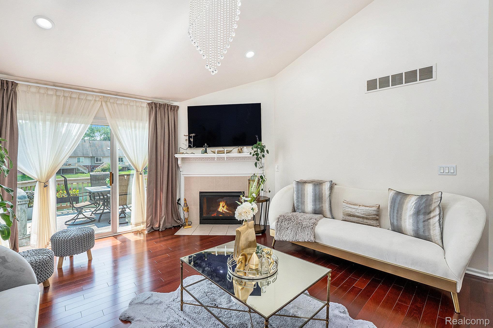 5477 Victory Circle Property Photo 8