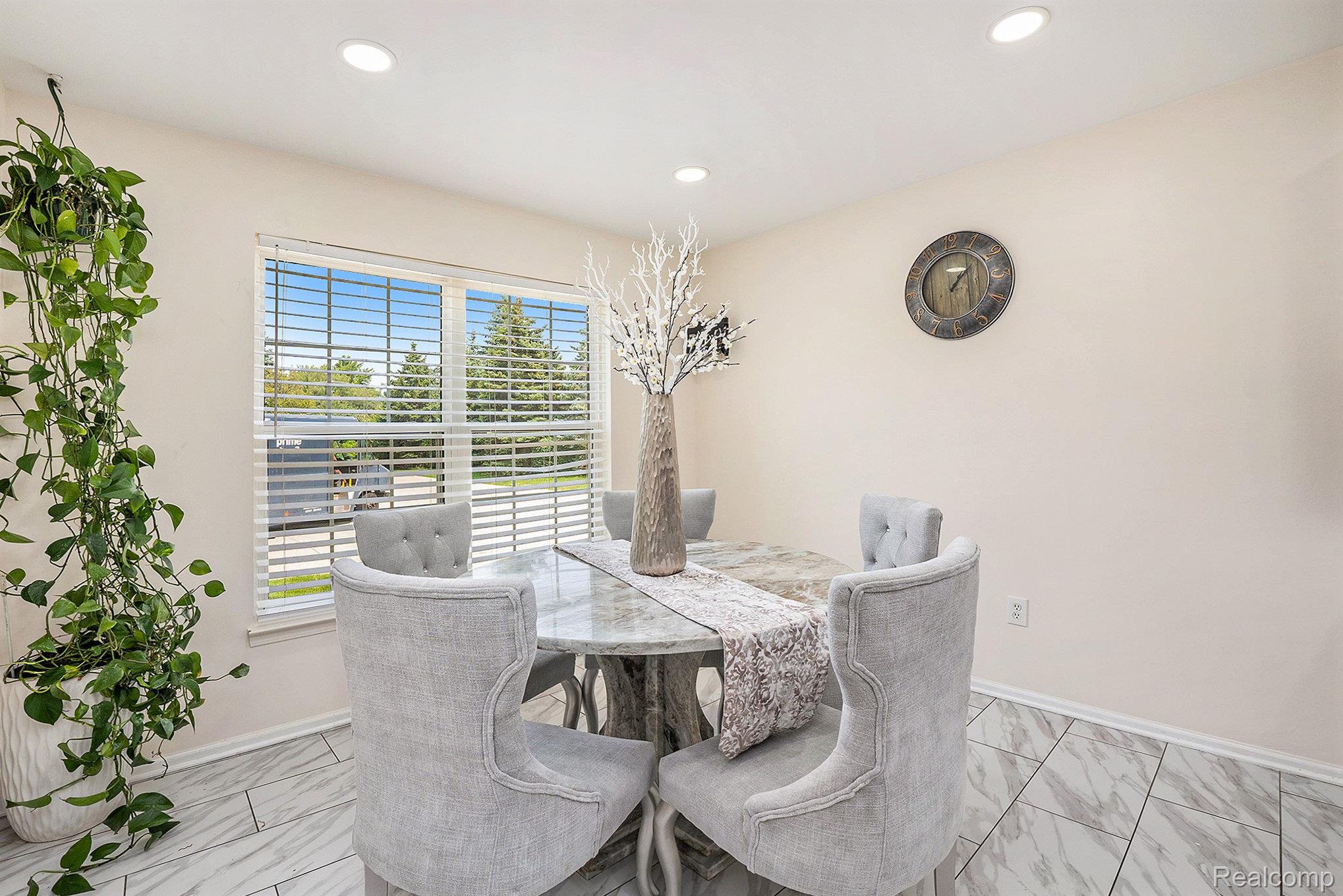 5477 Victory Circle Property Photo 11