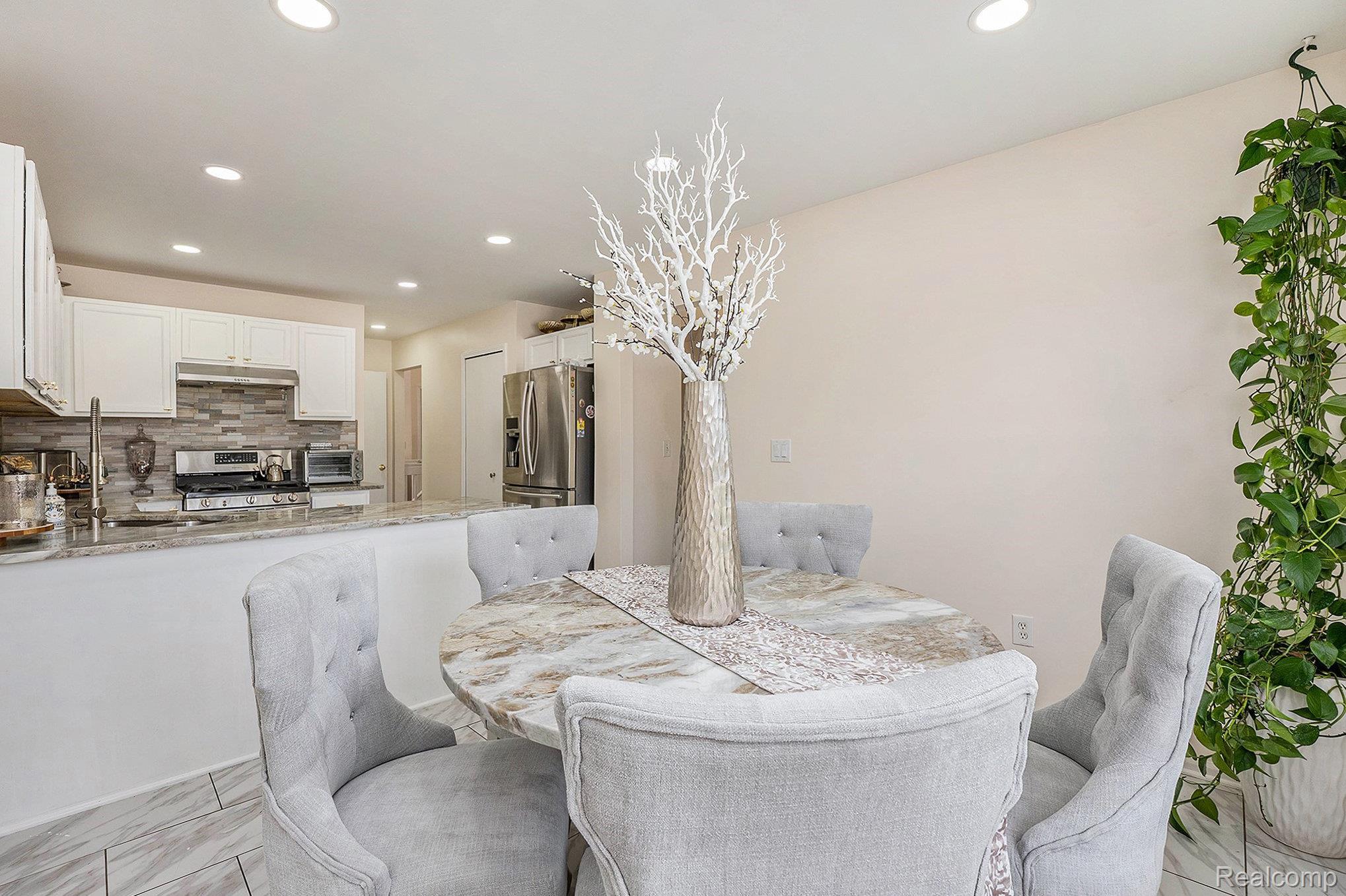 5477 Victory Circle Property Photo 12