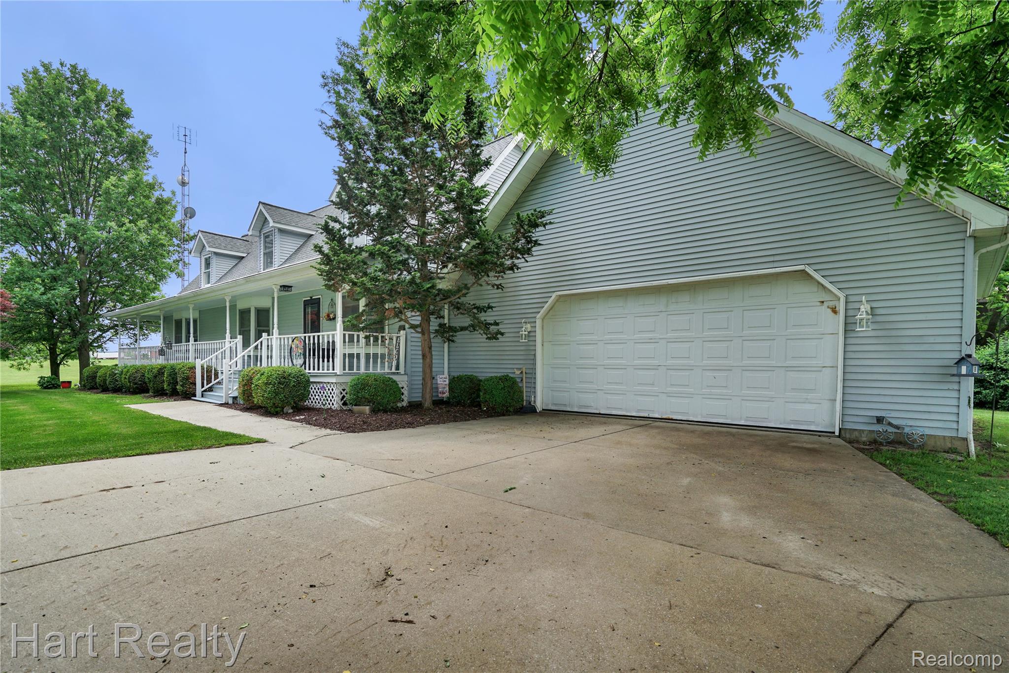 7167 Brown School Road Property Photo 2
