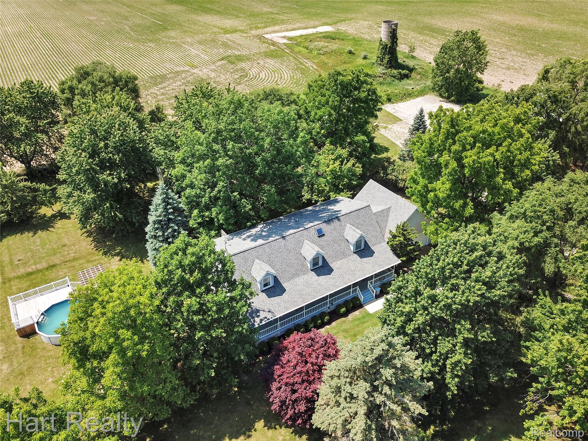 7167 Brown School Road Property Photo 3