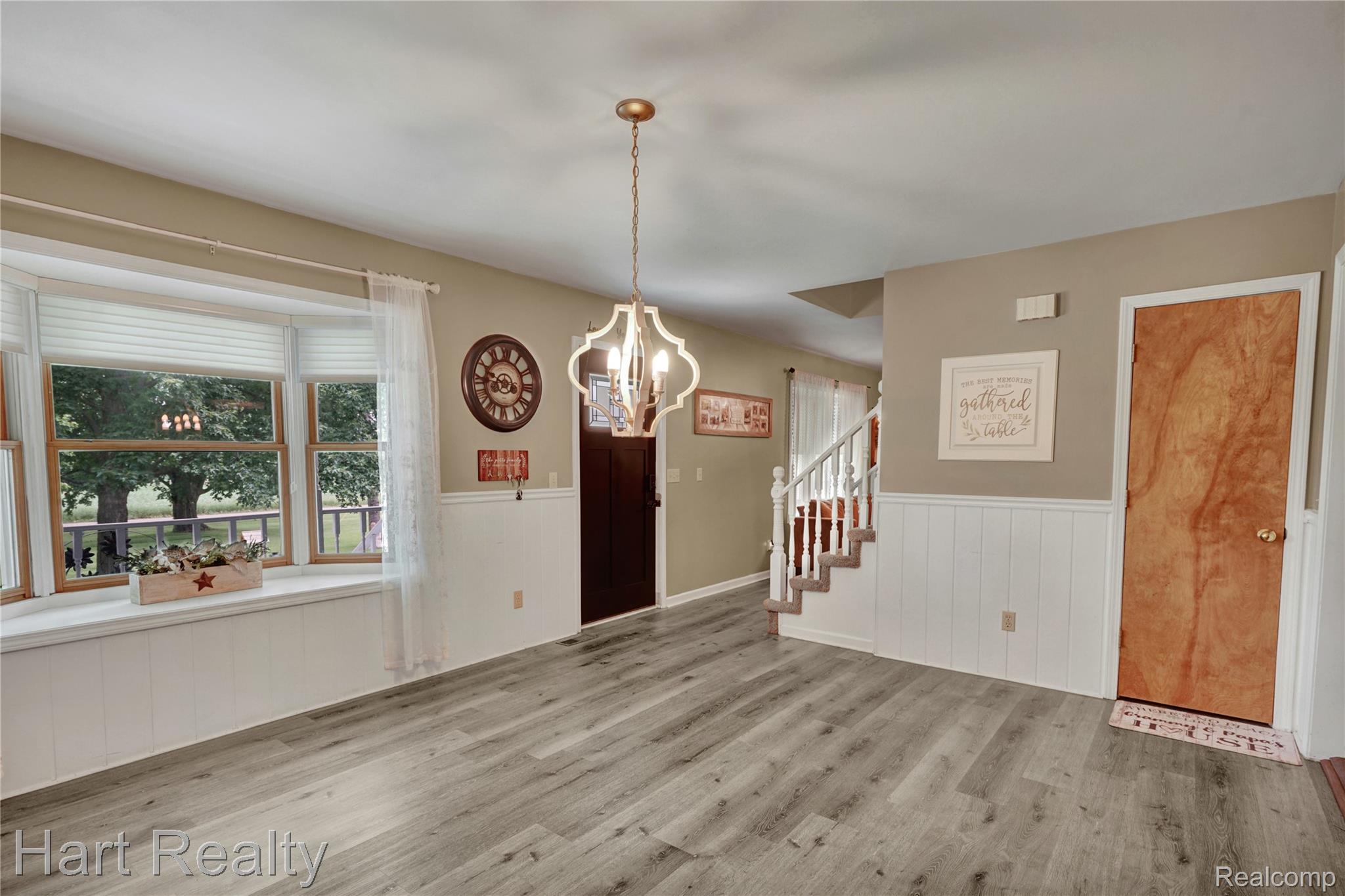 7167 Brown School Road Property Photo 9