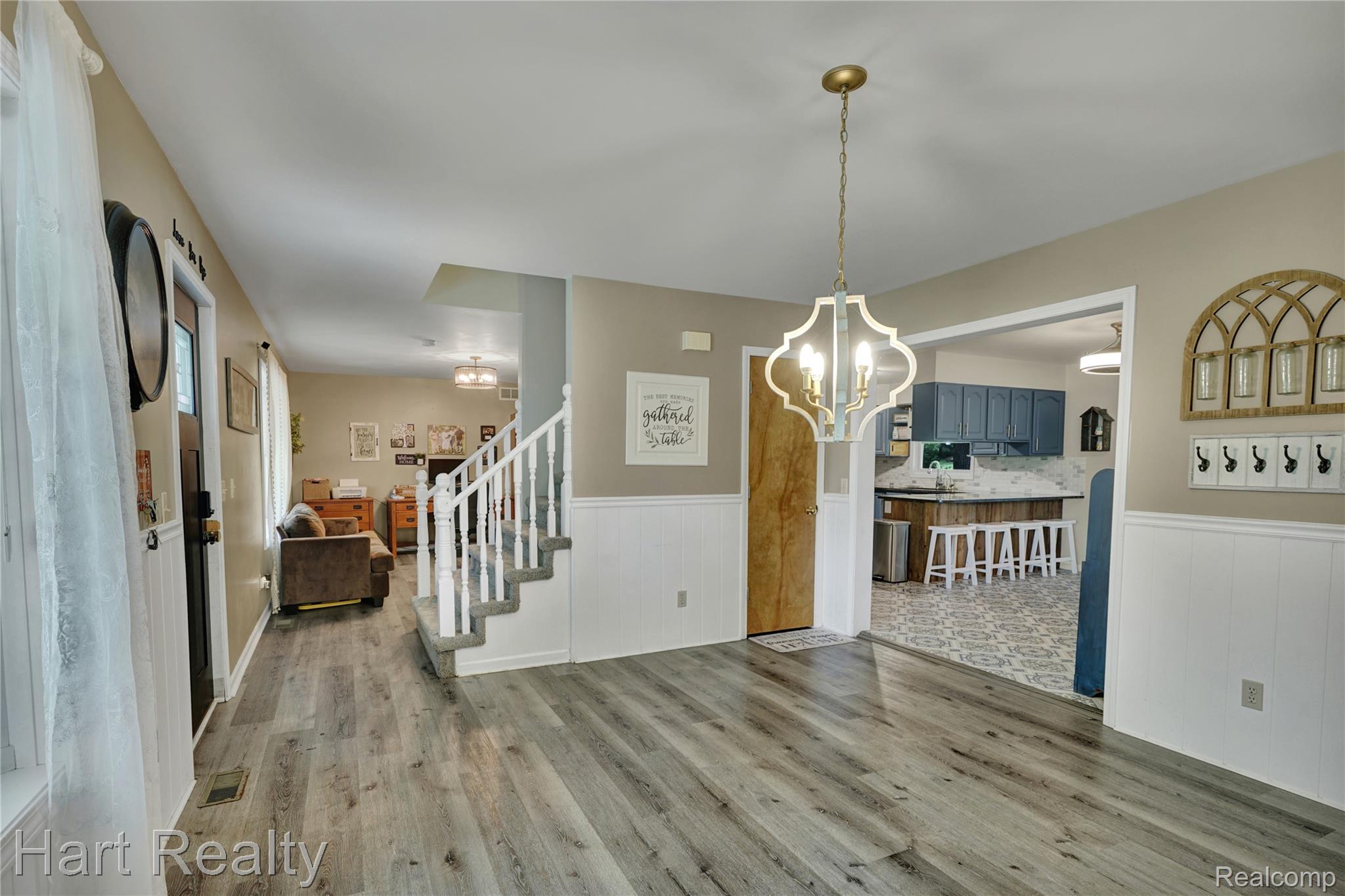 7167 Brown School Road Property Photo 10