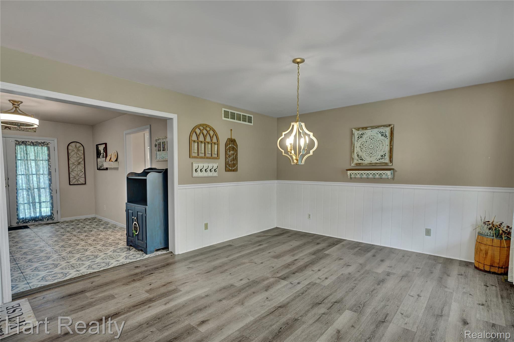 7167 Brown School Road Property Photo 11