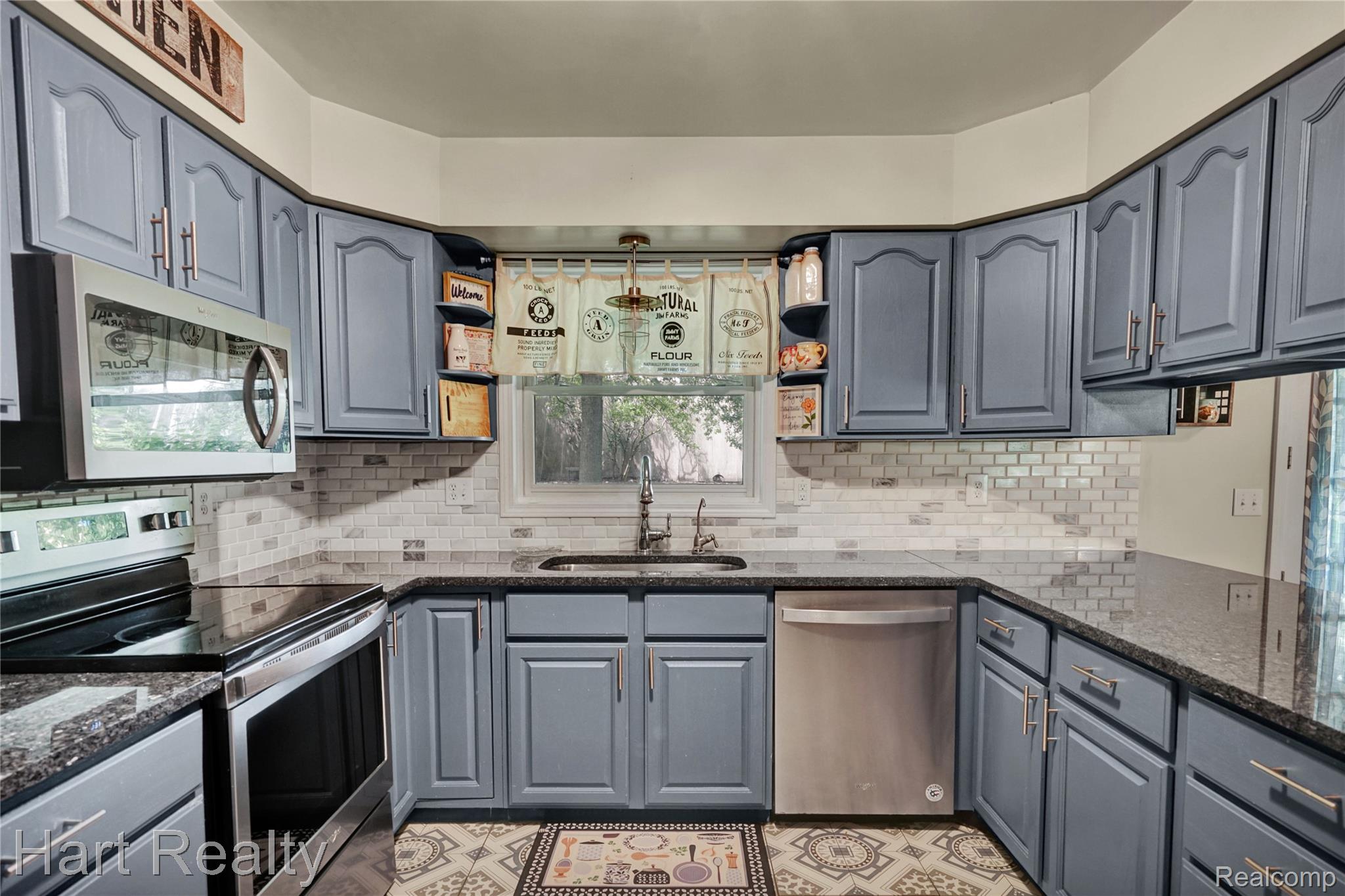 7167 Brown School Road Property Photo 18