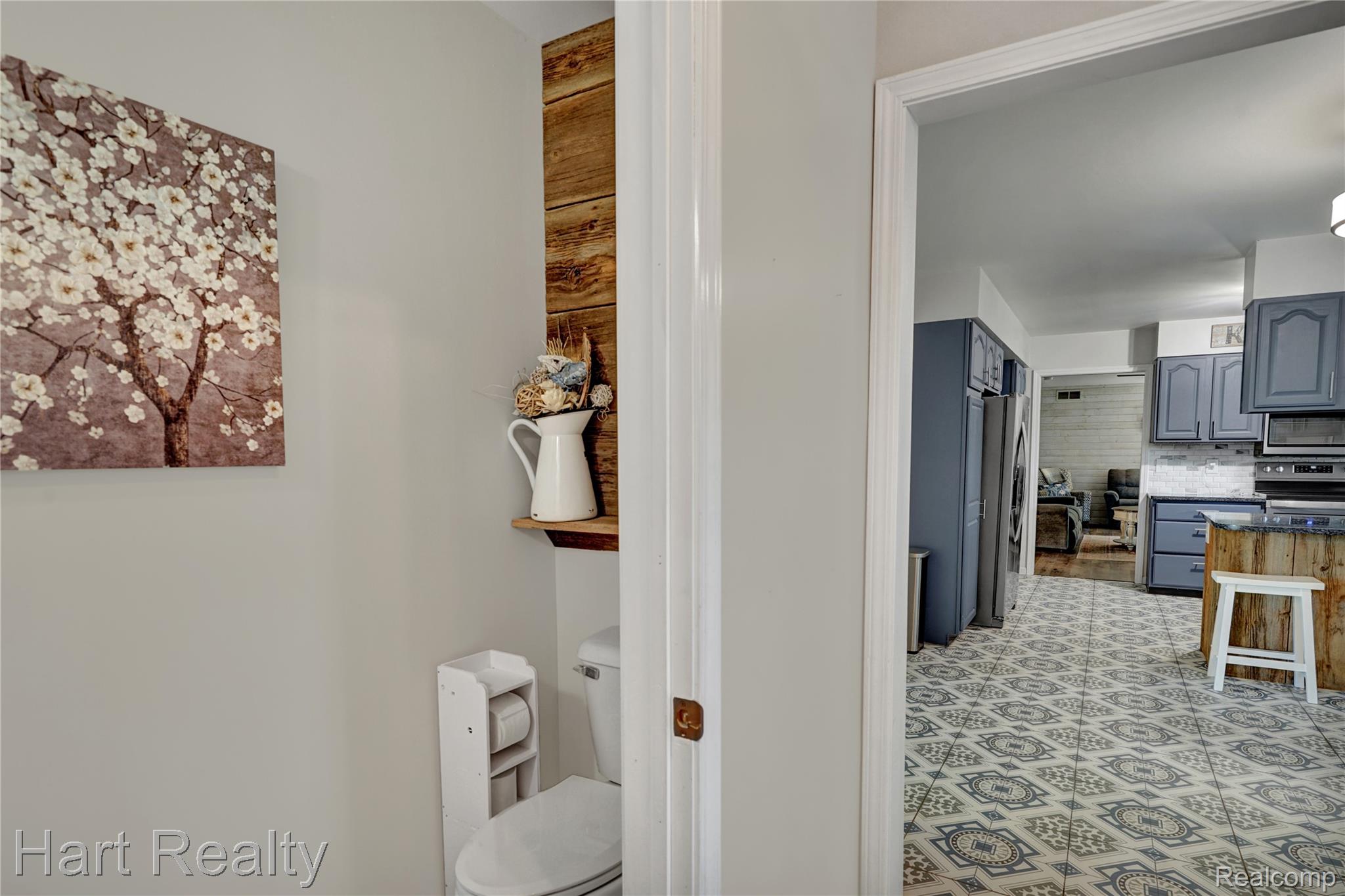 7167 Brown School Road Property Photo 22