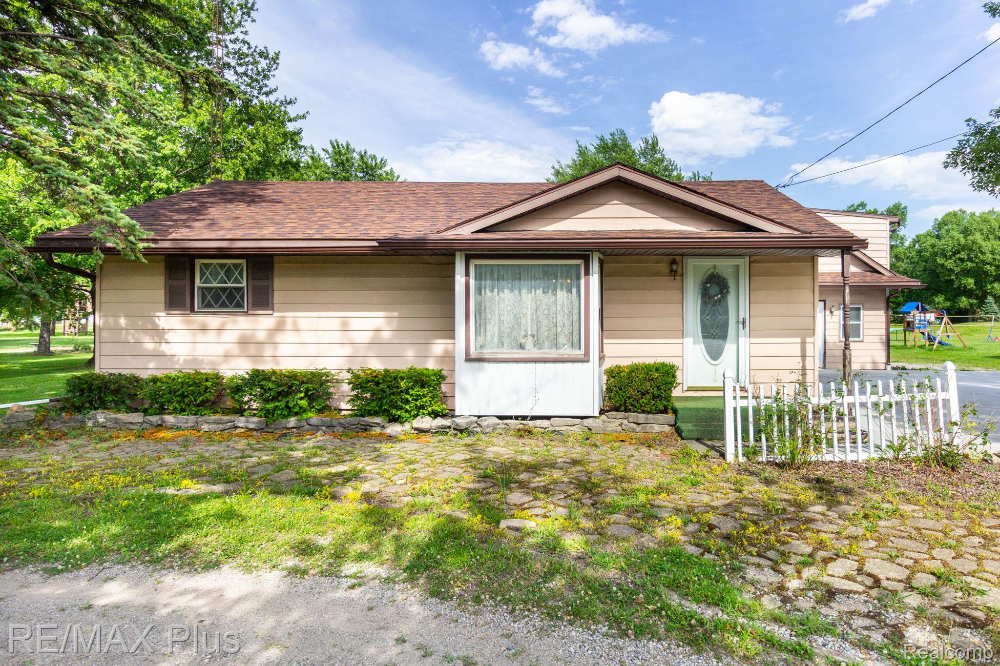 3350 N Belsay Road Property Photo 1