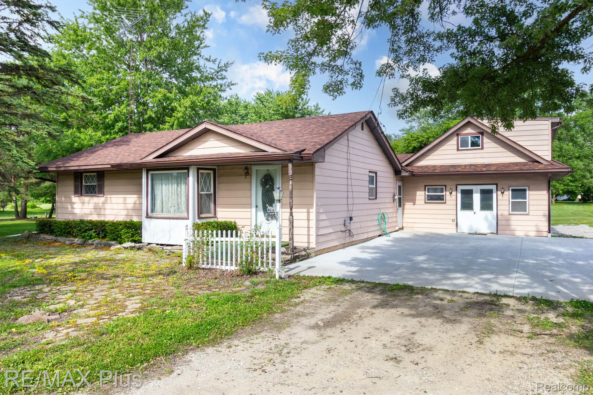 3350 N Belsay Road Property Photo 2