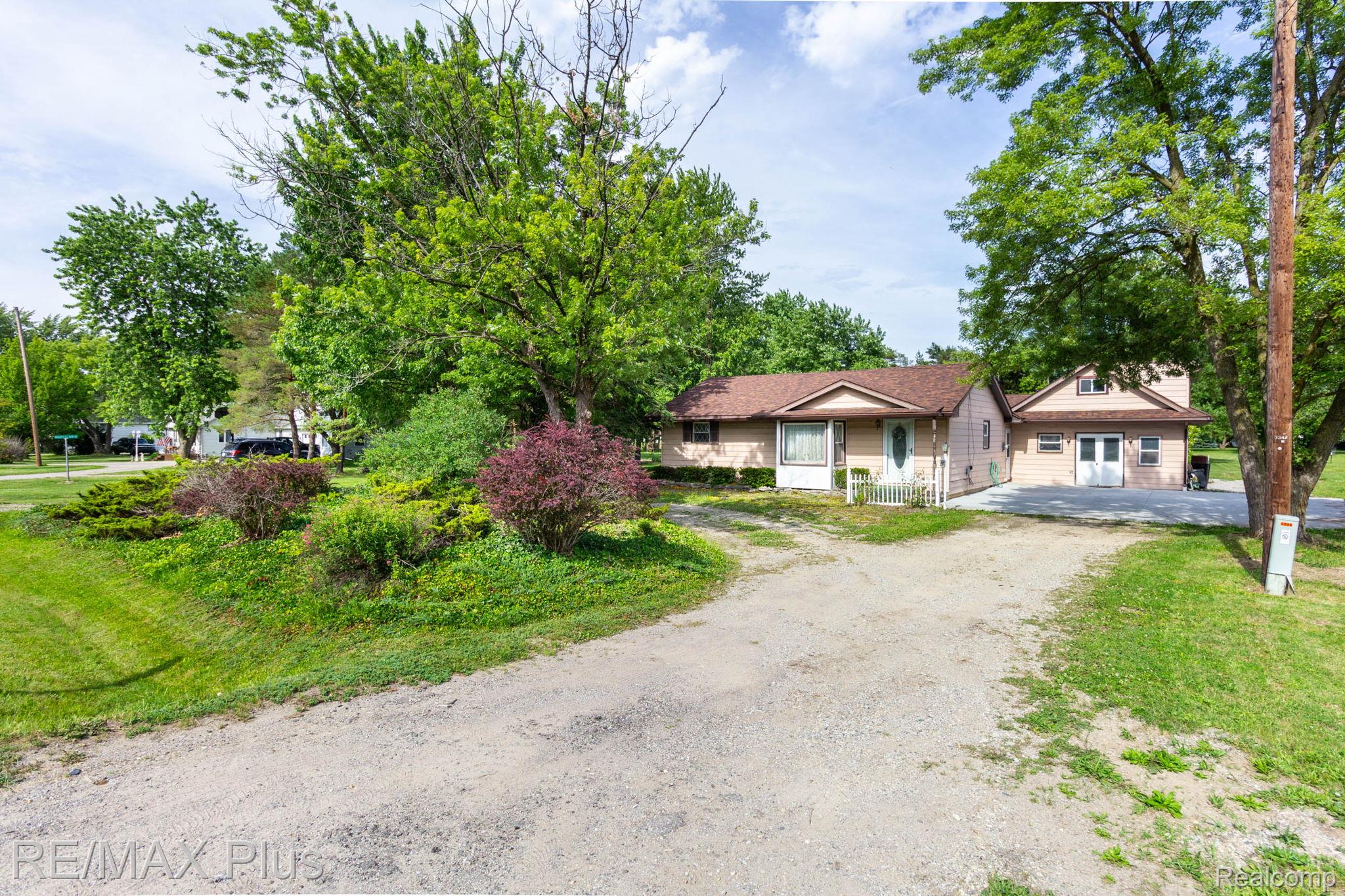 3350 N Belsay Road Property Photo 3