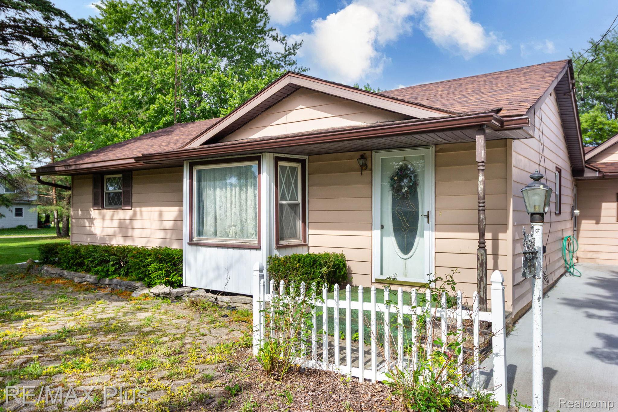 3350 N Belsay Road Property Photo 4