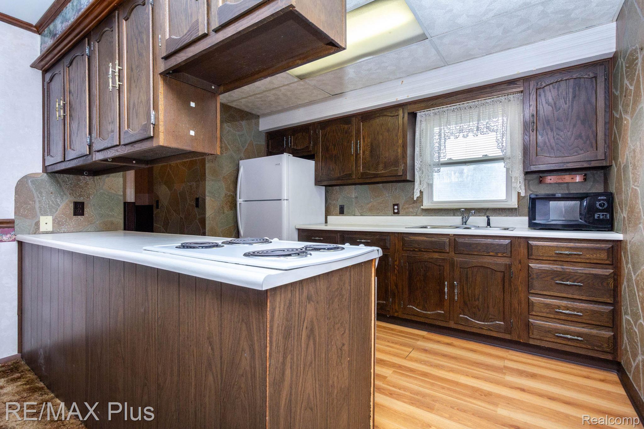 3350 N Belsay Road Property Photo 12