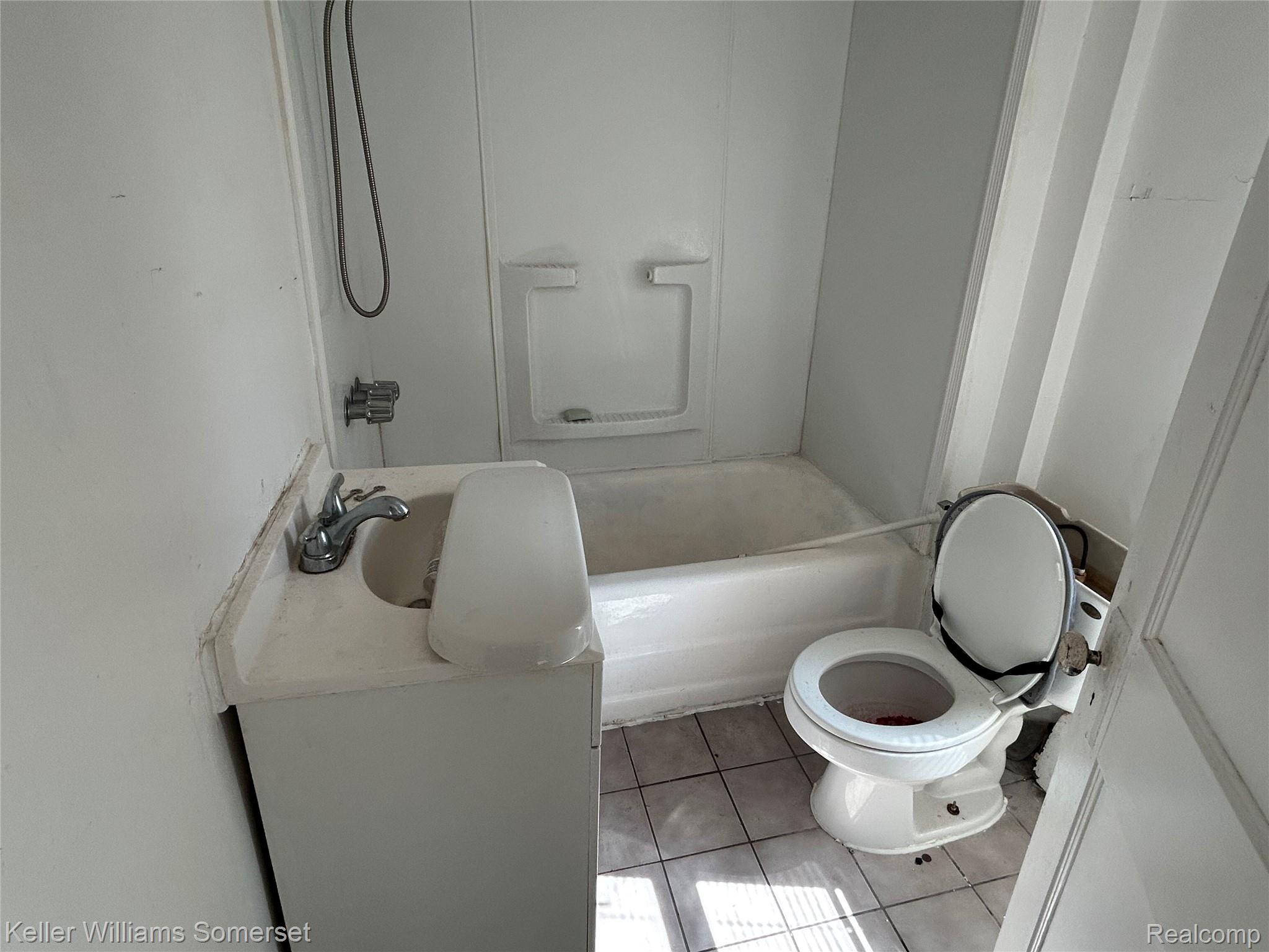 23076 Melrose Avenue Property Photo 25