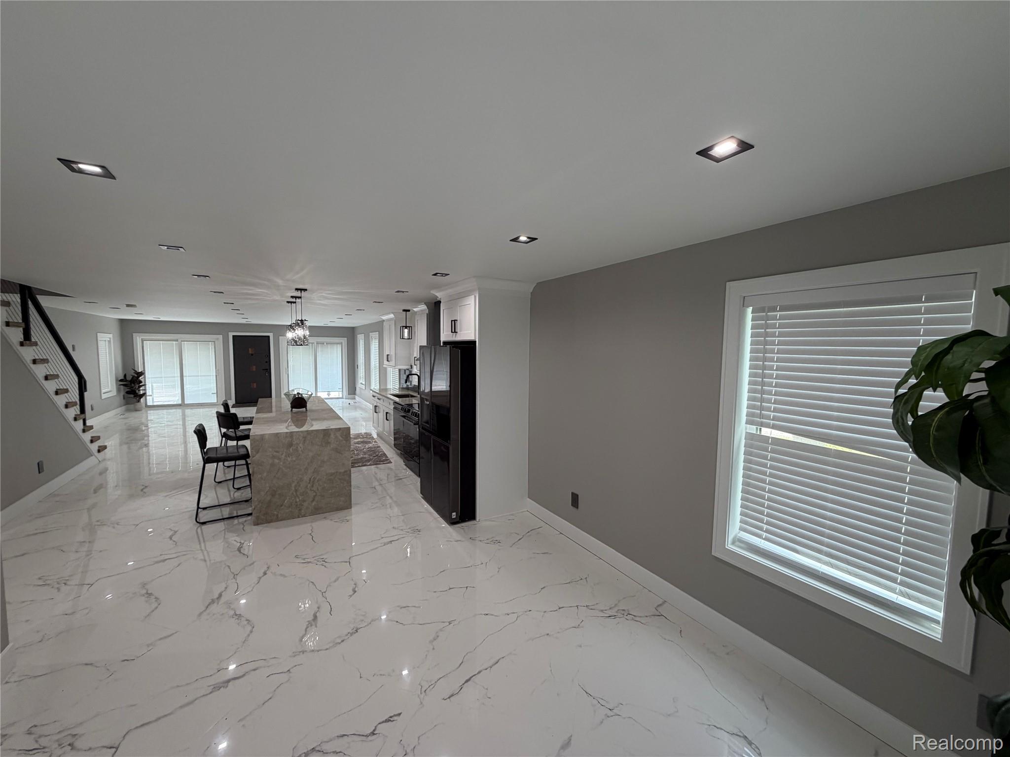 561 E Walled Lake Drive Property Photo 12
