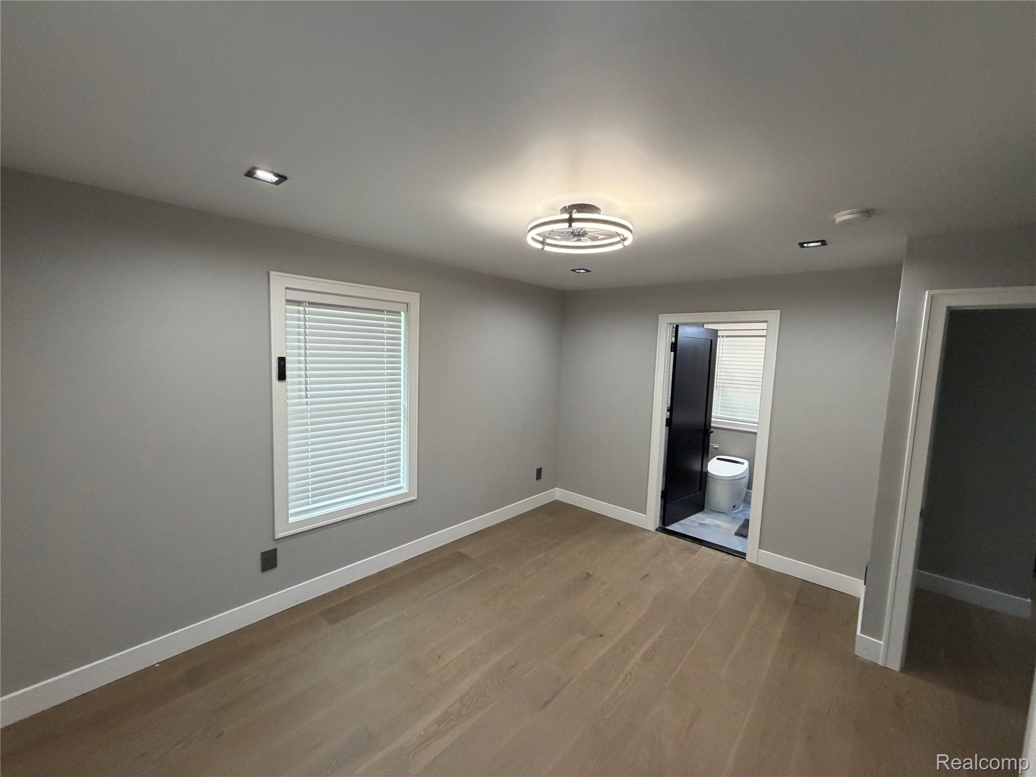 561 E Walled Lake Drive Property Photo 22
