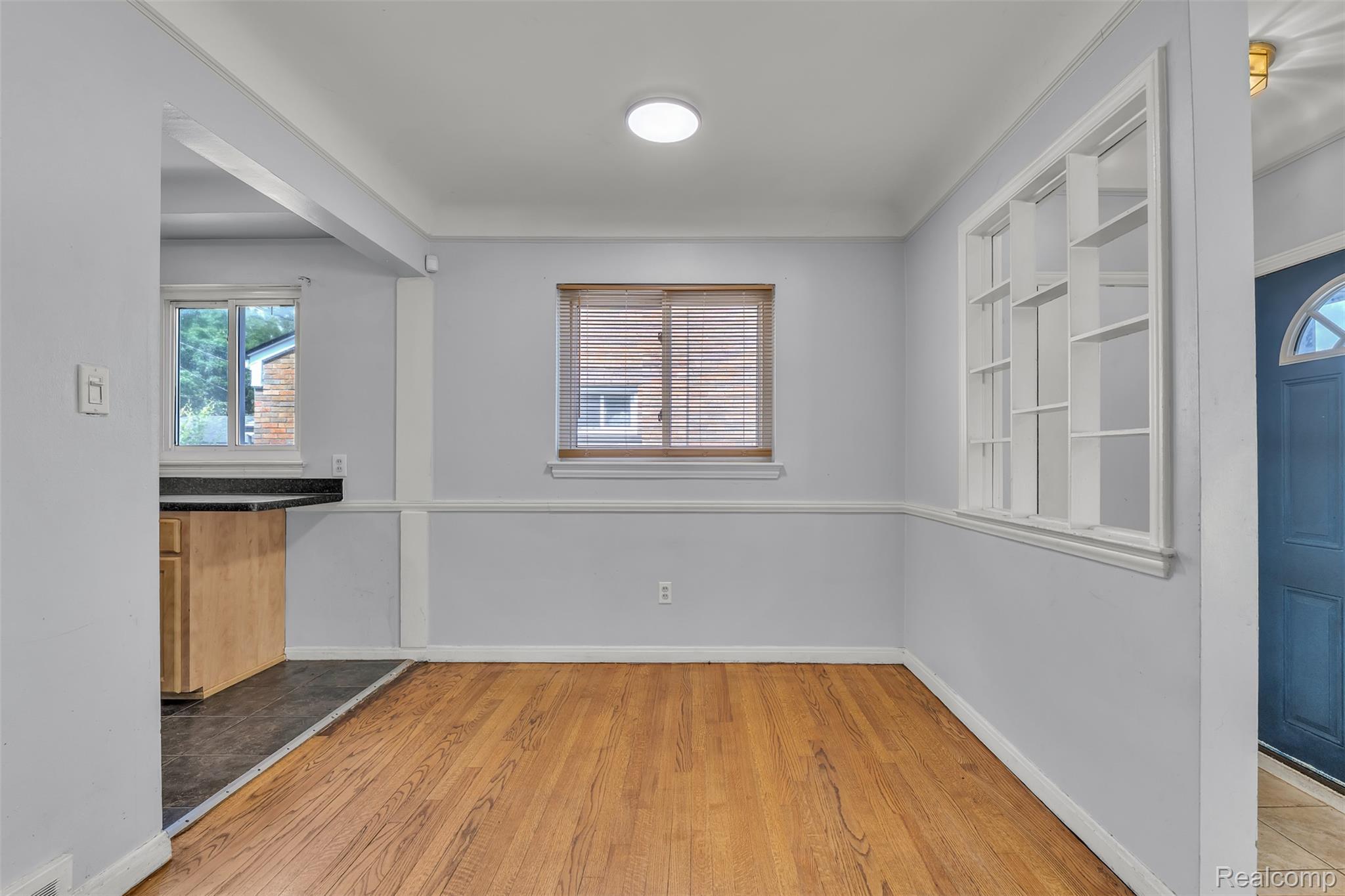 16625 Beech Daly Road Property Photo 9