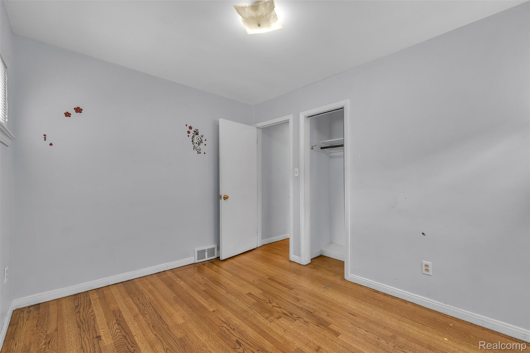 16625 Beech Daly Road Property Photo 21