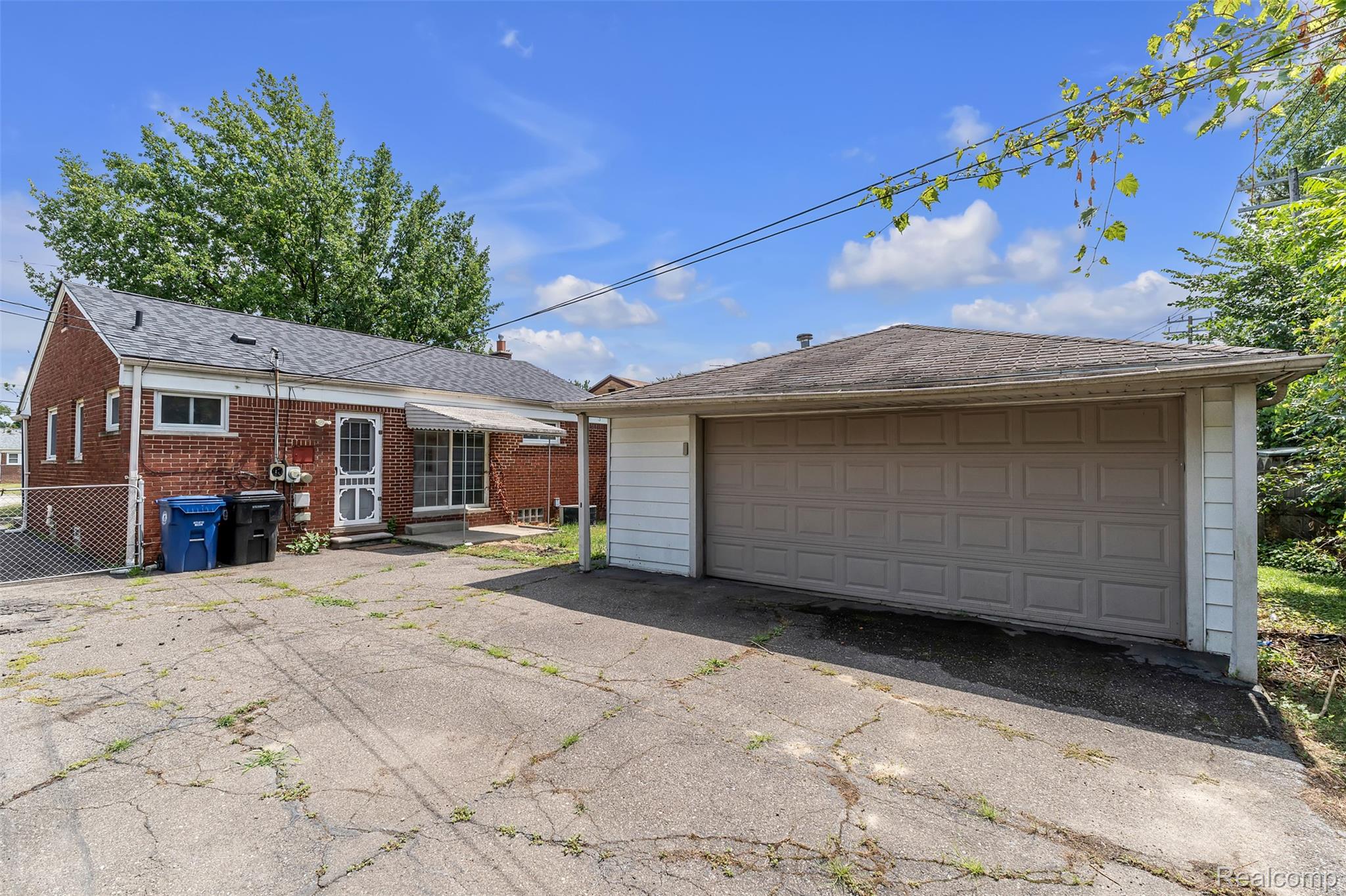 16625 Beech Daly Road Property Photo 26