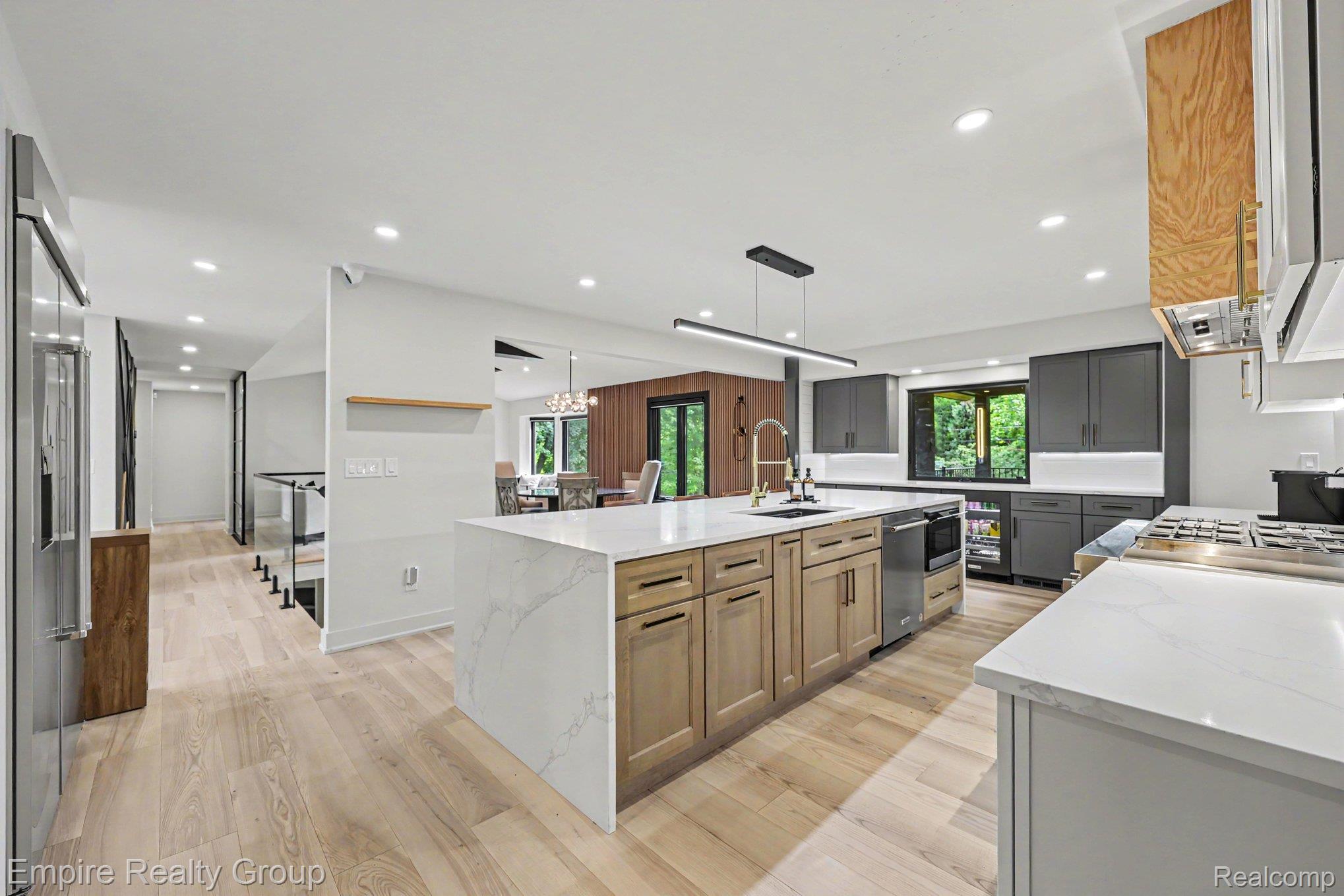 4340 Queens Way Property Photo 13